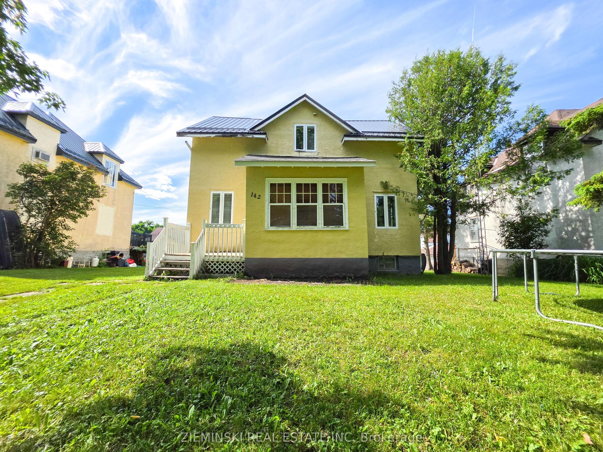 142 Devonshire Avenue, Iroquois Falls — Detached for sale, photo 1