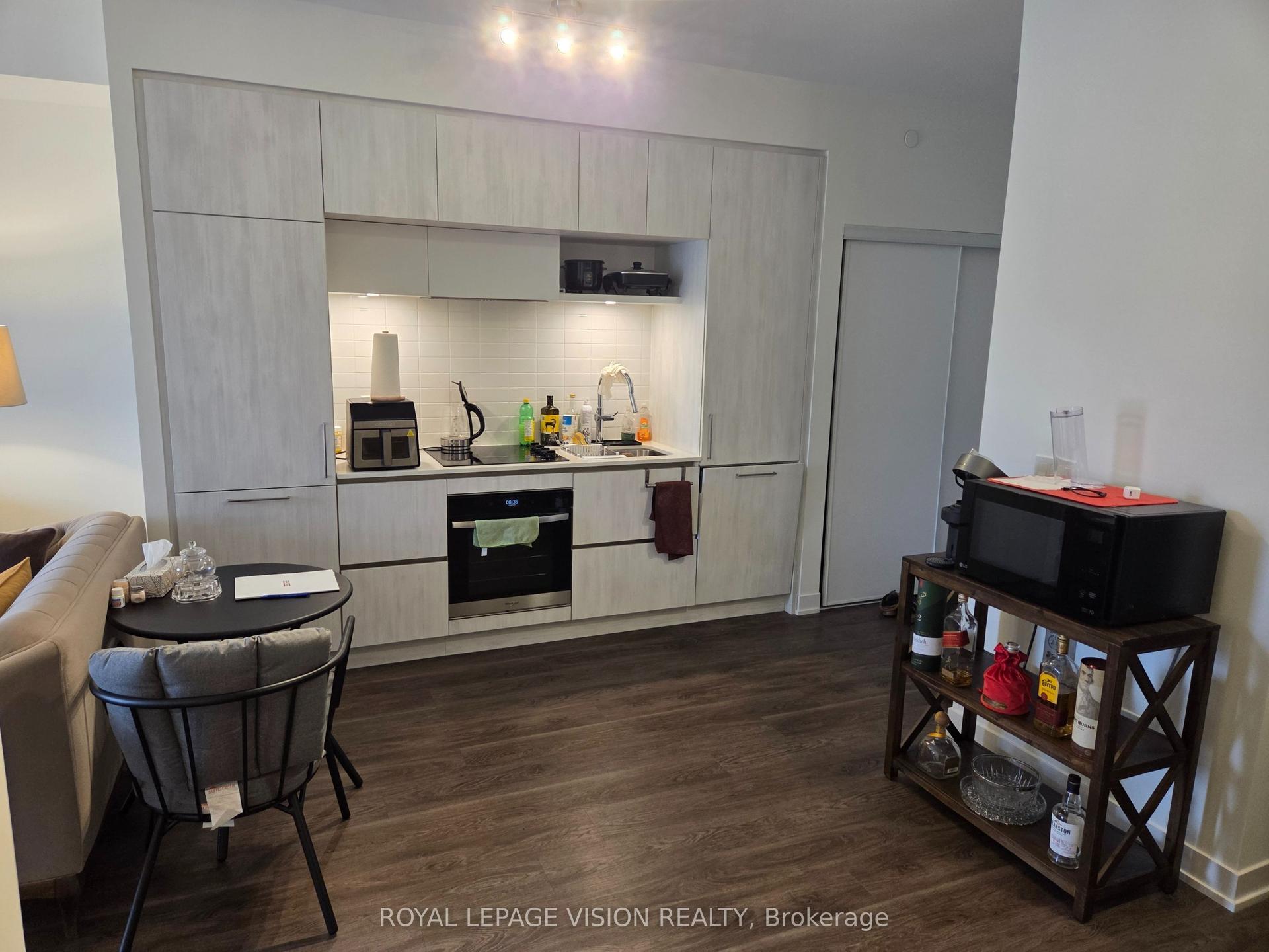 6 David Eyer Road 217 #217, Richmond Hill — Condo for sale, photo 1