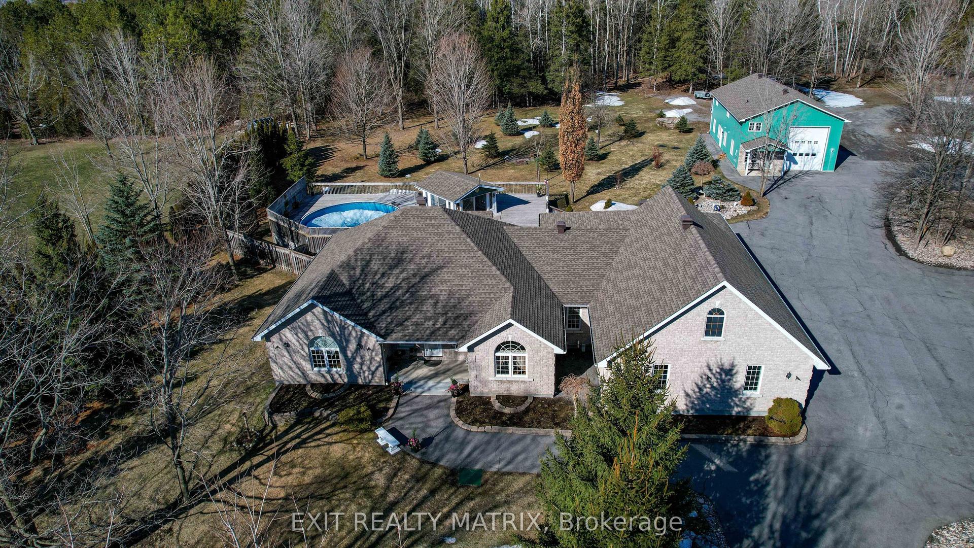 2573 Mitchell Street — photo 1