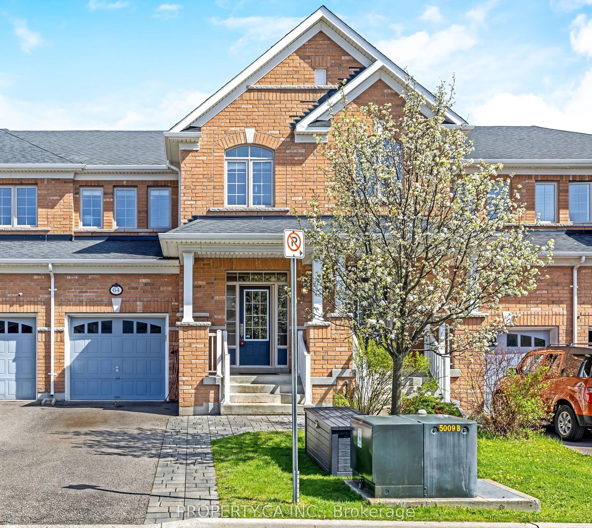 64 Hanson Crescent — photo 1