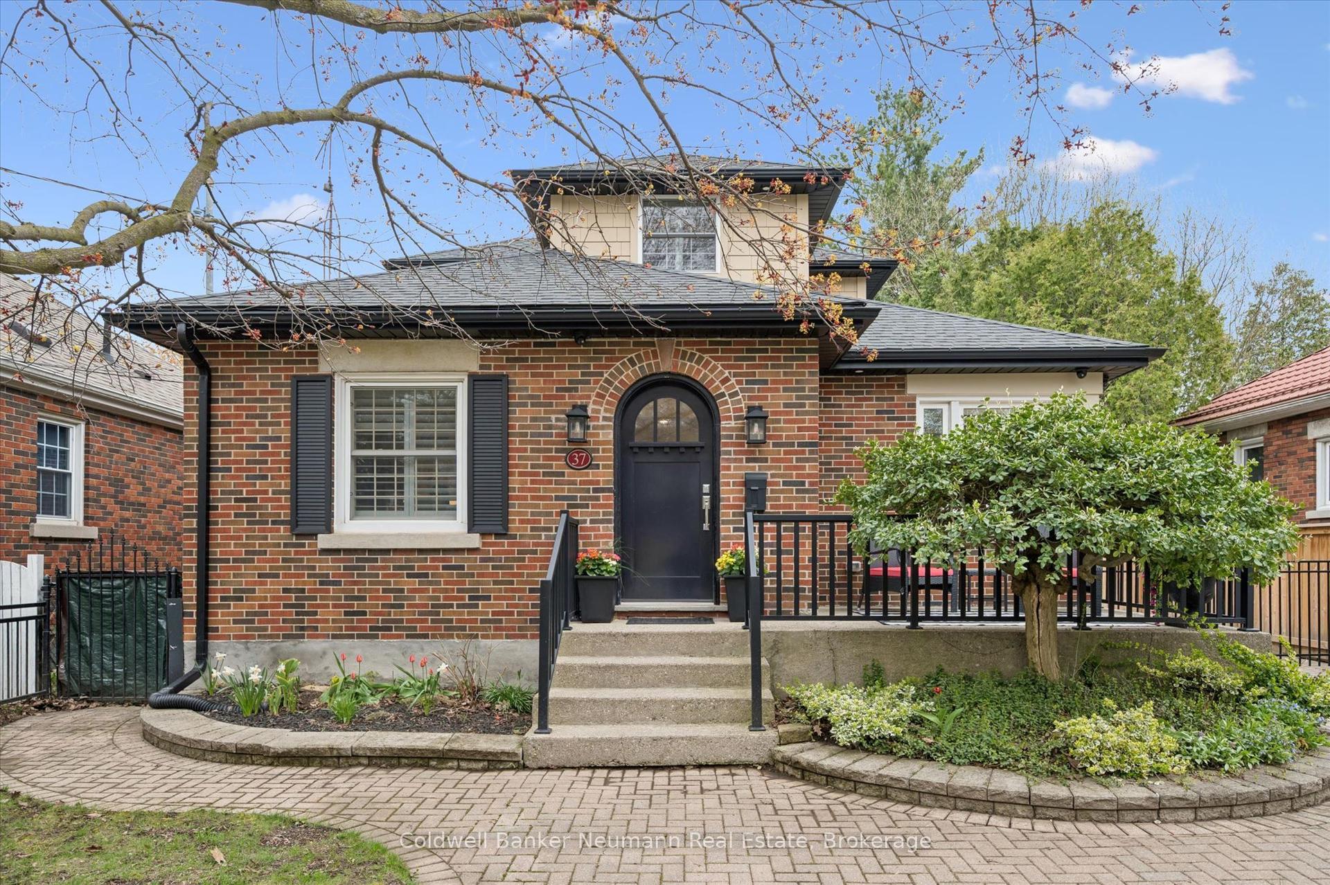 37 Parkholm Avenue — photo 1