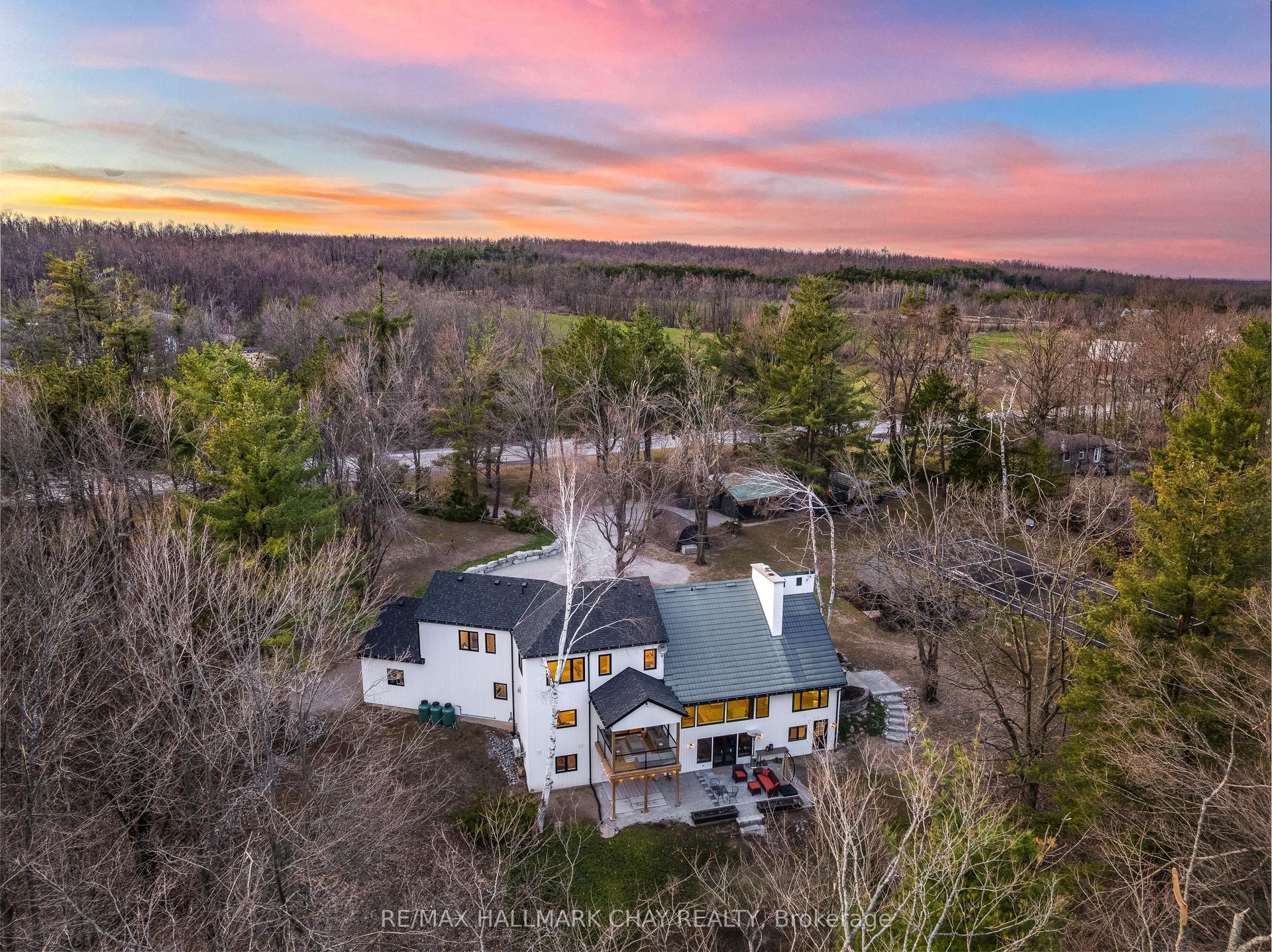 1359 Old Barrie Road E — photo 1