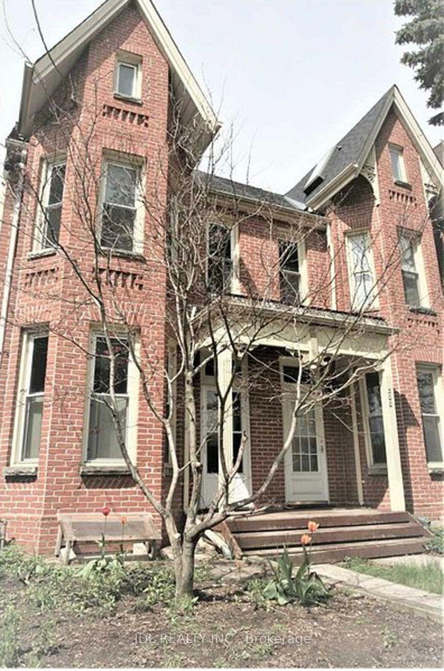 298 Robert St Street One Bedroom Main Floor #One Bedroom Main Floor, Toronto — Townhouse for lease, photo 1
