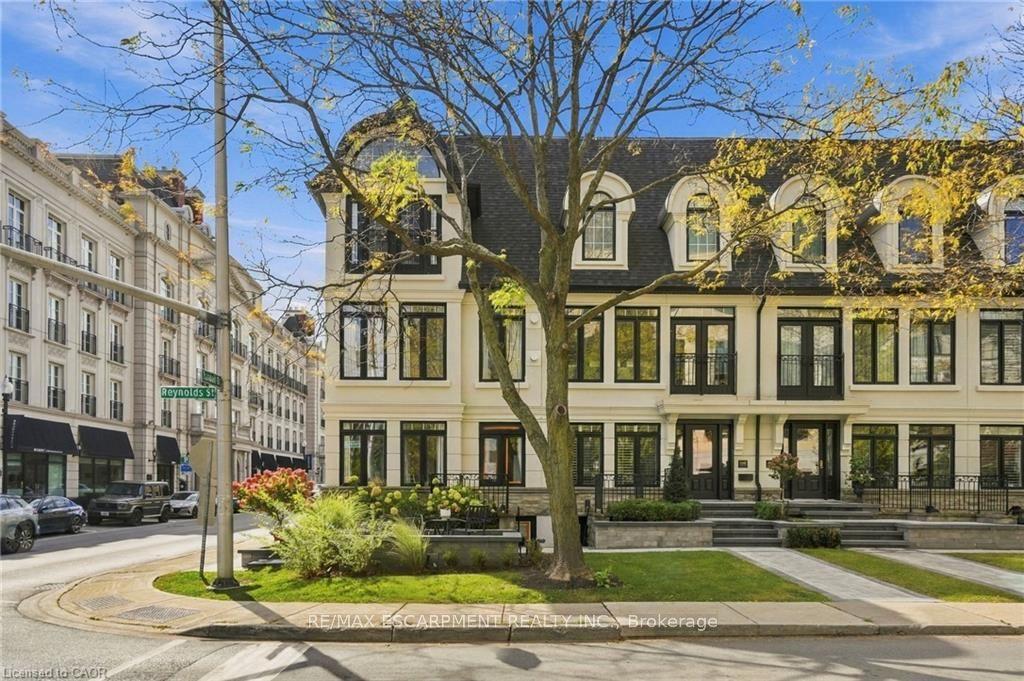 305 Randall Street, Oakville — Townhouse for sale, photo 1