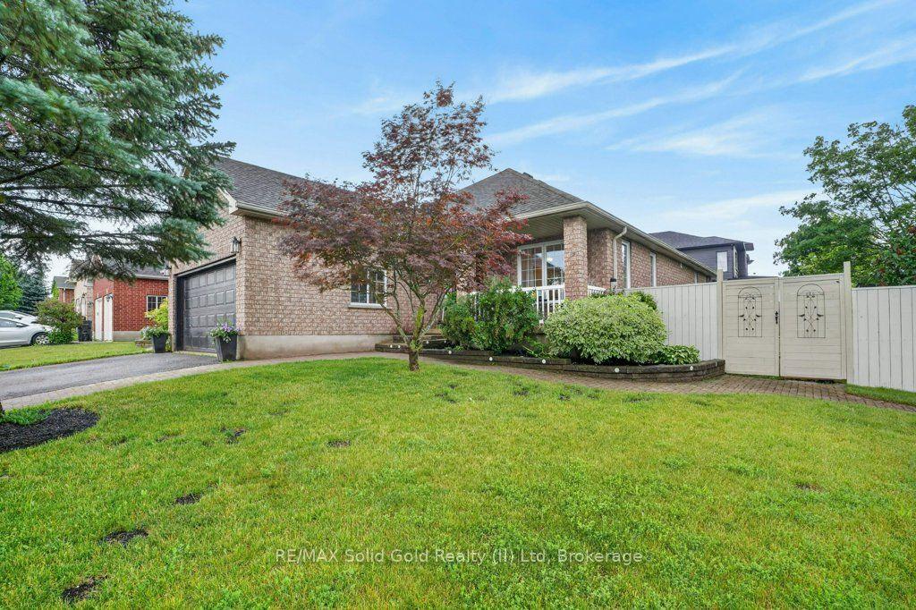 51 Westcliff Way — photo 1