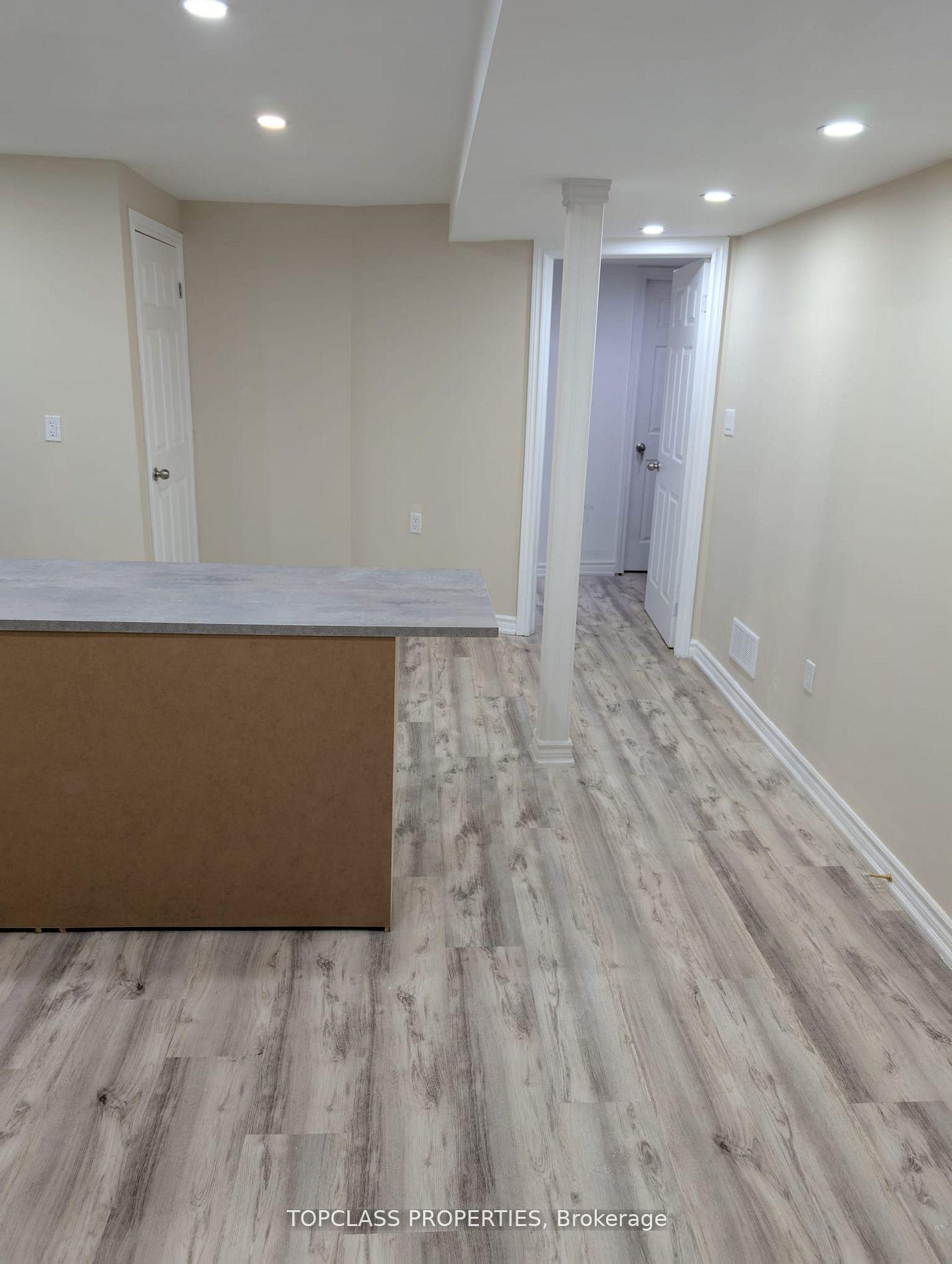 76 Samandria Avenue, Whitby — Detached for lease, photo 1