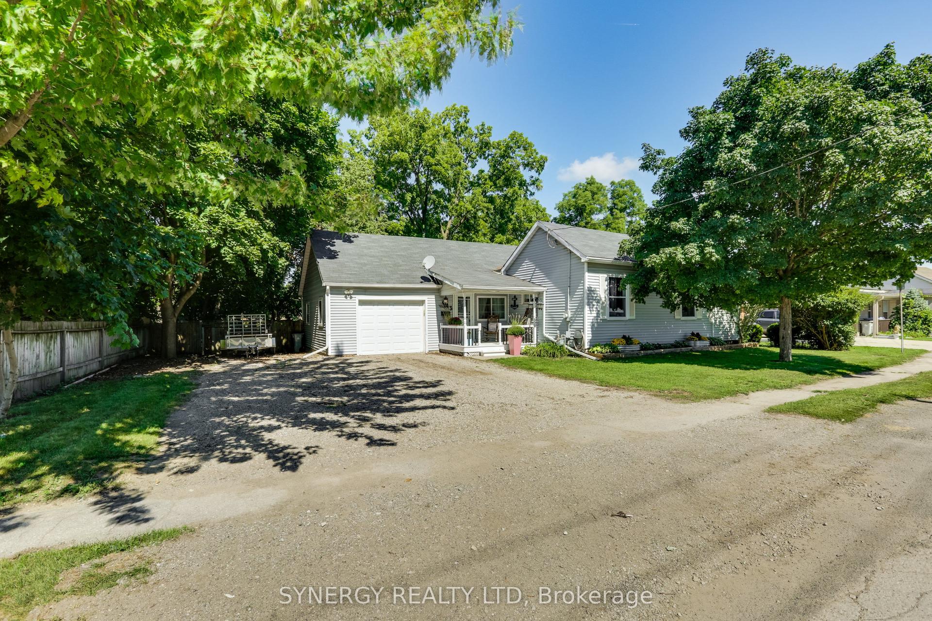 43 Canaan Street, Strathroy-Caradoc — Detached for sale, photo 1