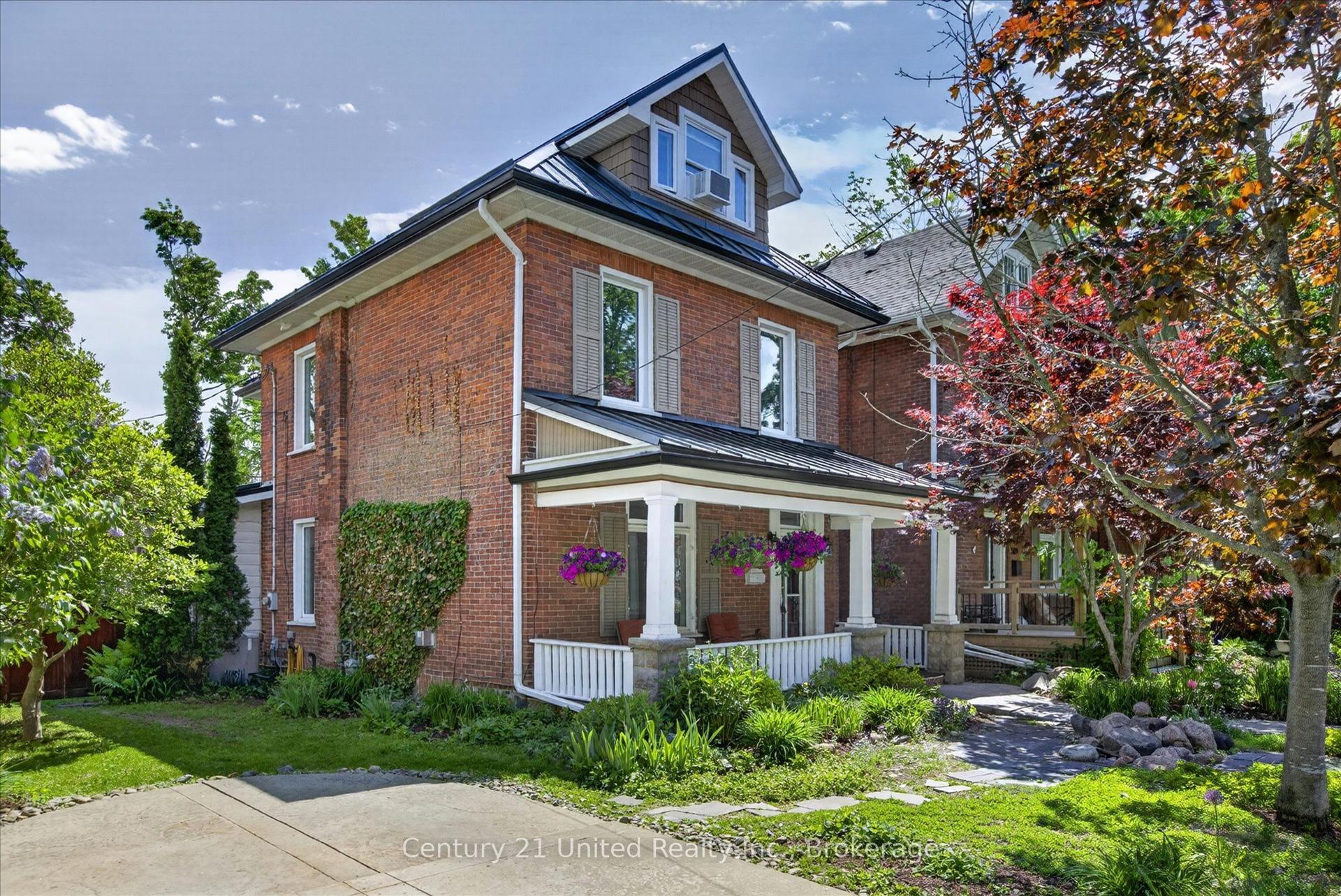 587 Gilmour Street, Peterborough — Detached for sale, photo 1