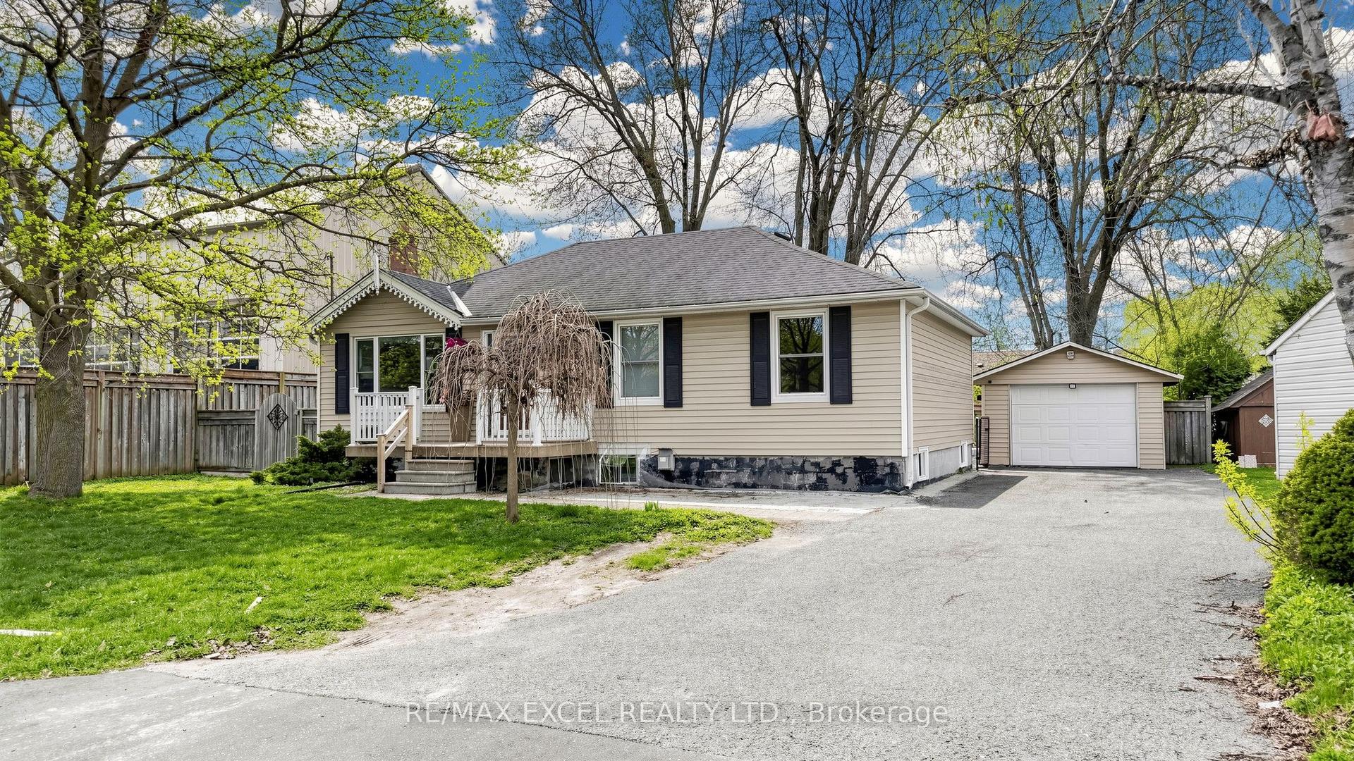 2 Hughes Street, Richmond Hill — Detached for sale, photo 1