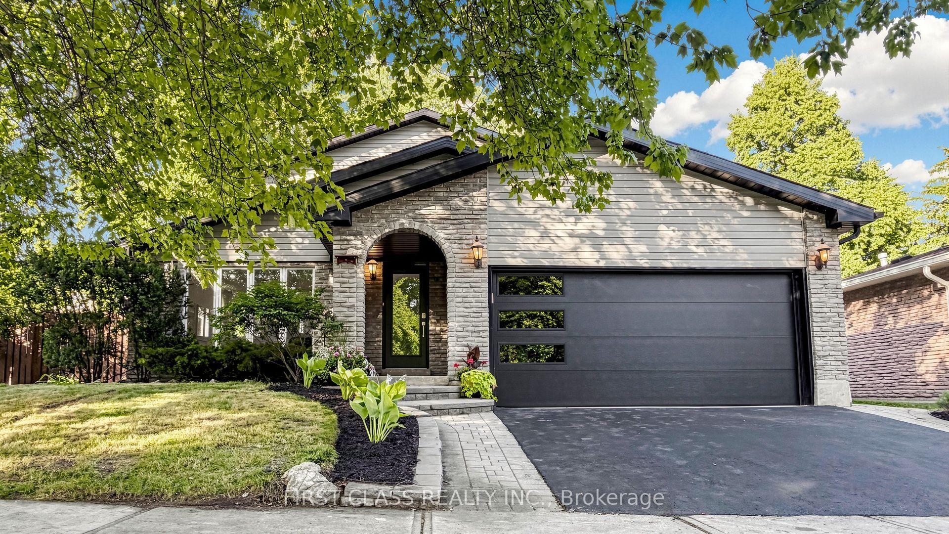 2337 Devon Road, Oakville — Detached for sale, photo 1
