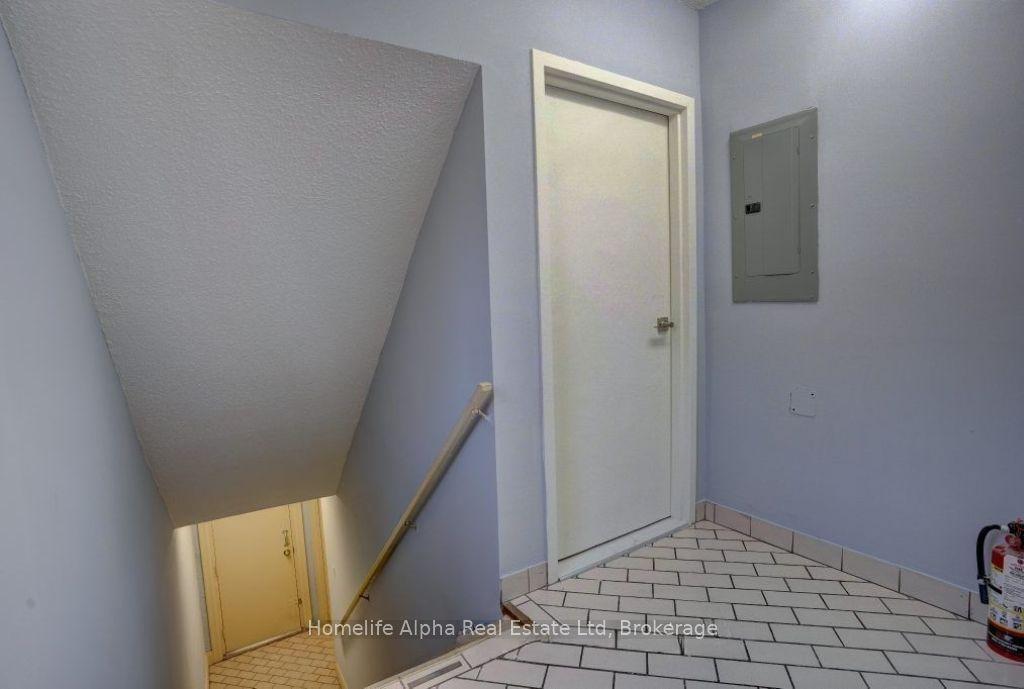 92 Bond Street Upper B #Upper B, Oshawa — Detached for lease, photo 1