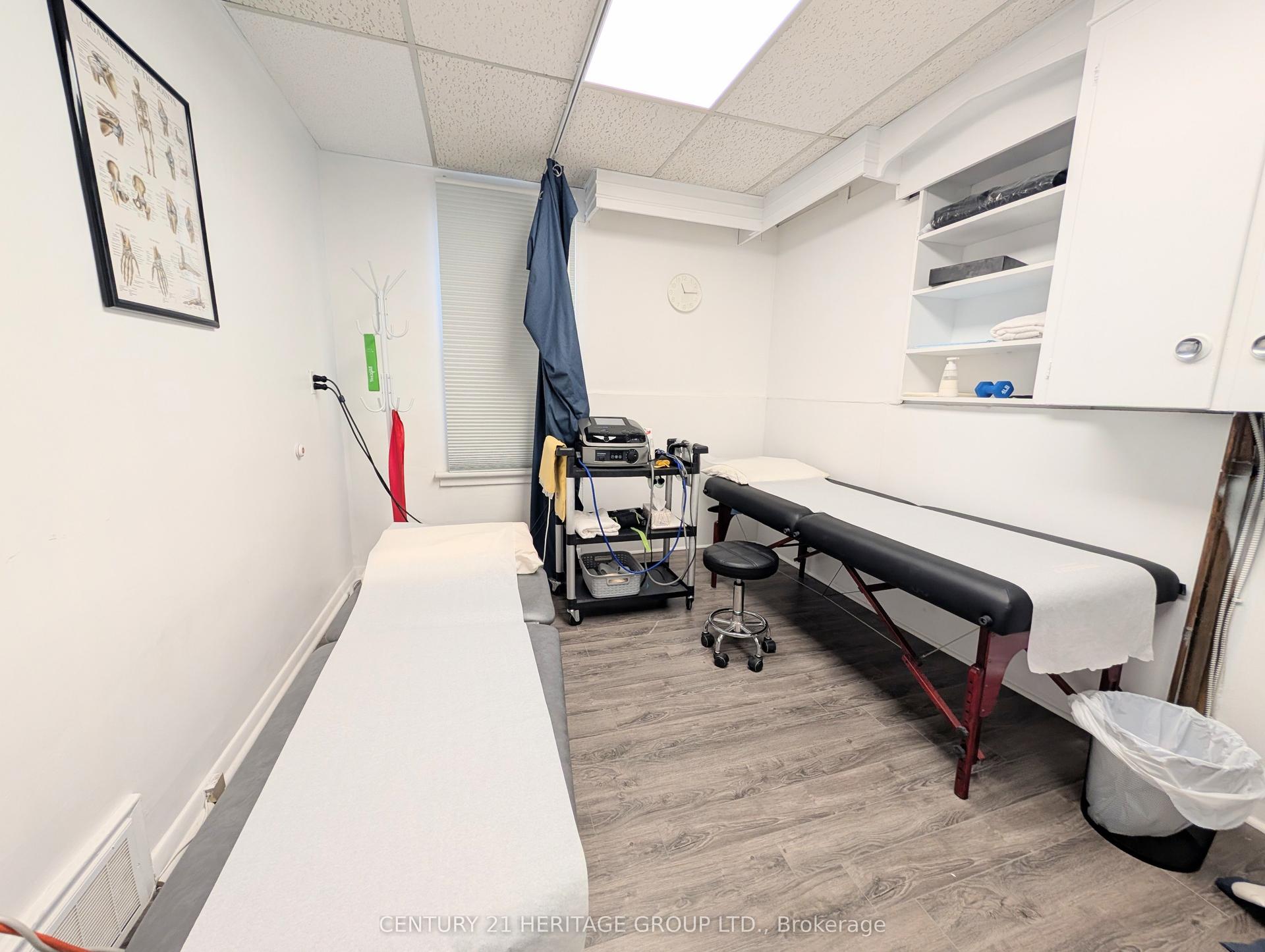 58 Major Mackenzie Drive E — photo 1