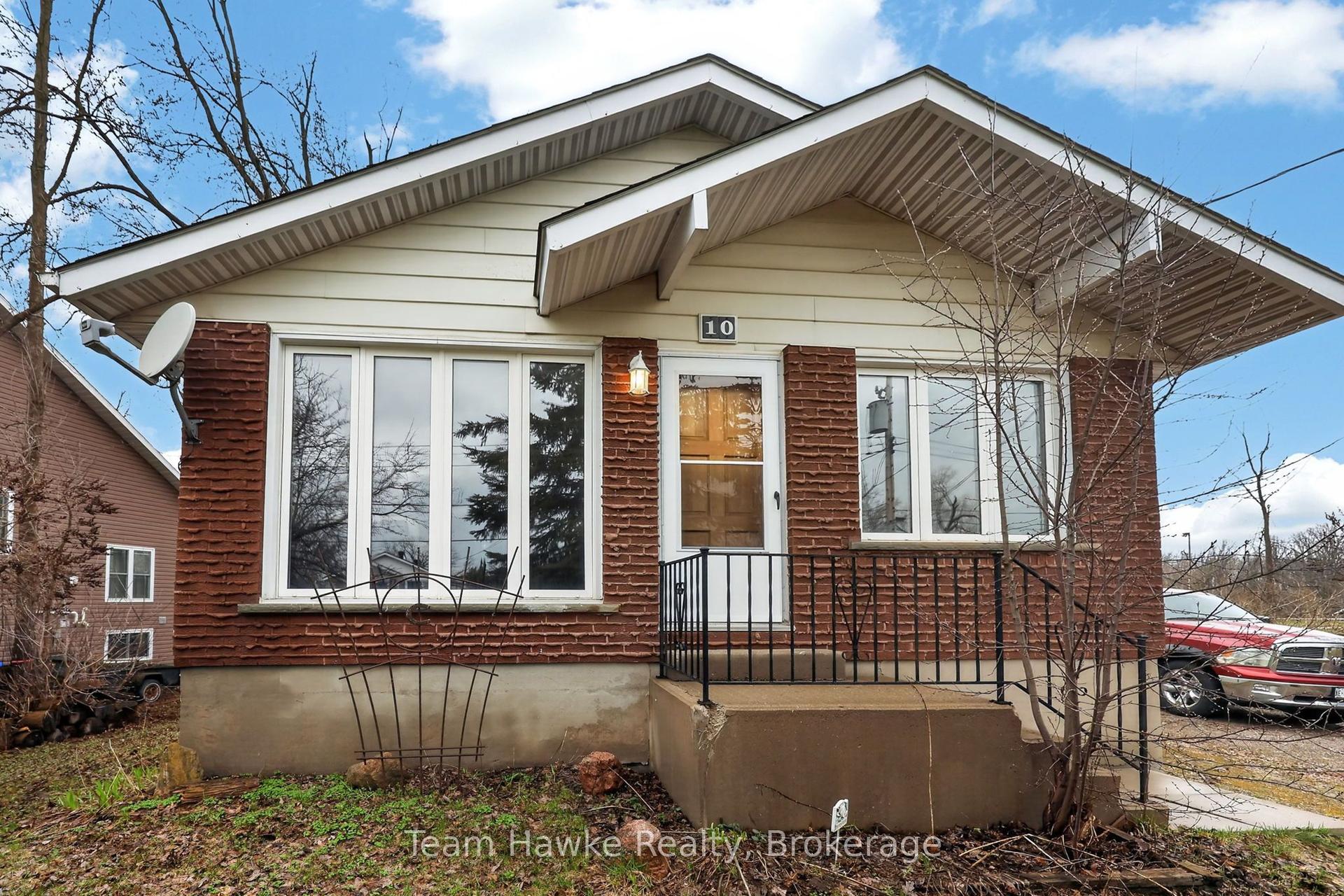 10 Sunset Crescent — photo 1