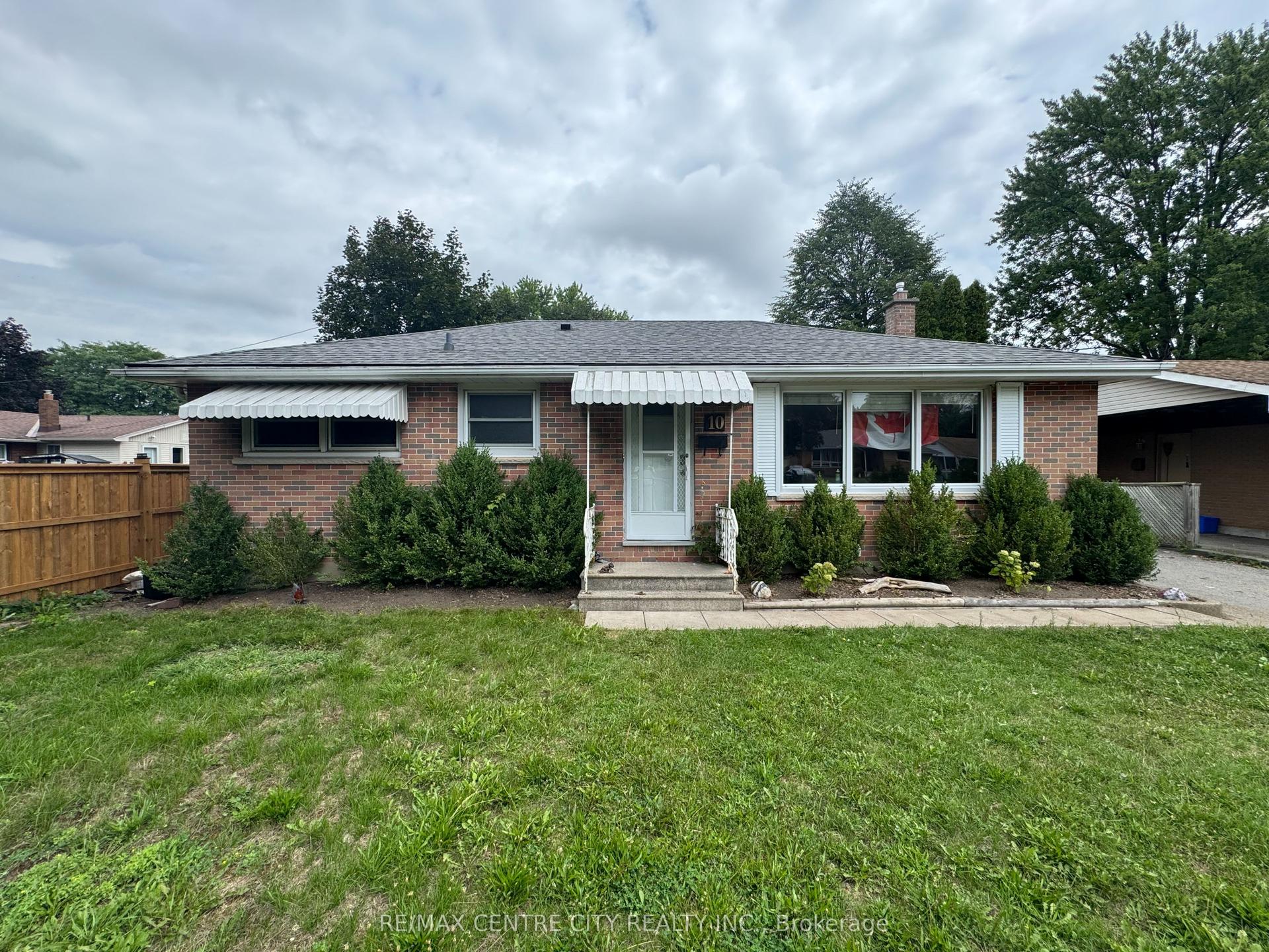 10 Tewksbury Crescent, London East — Detached for lease, photo 1