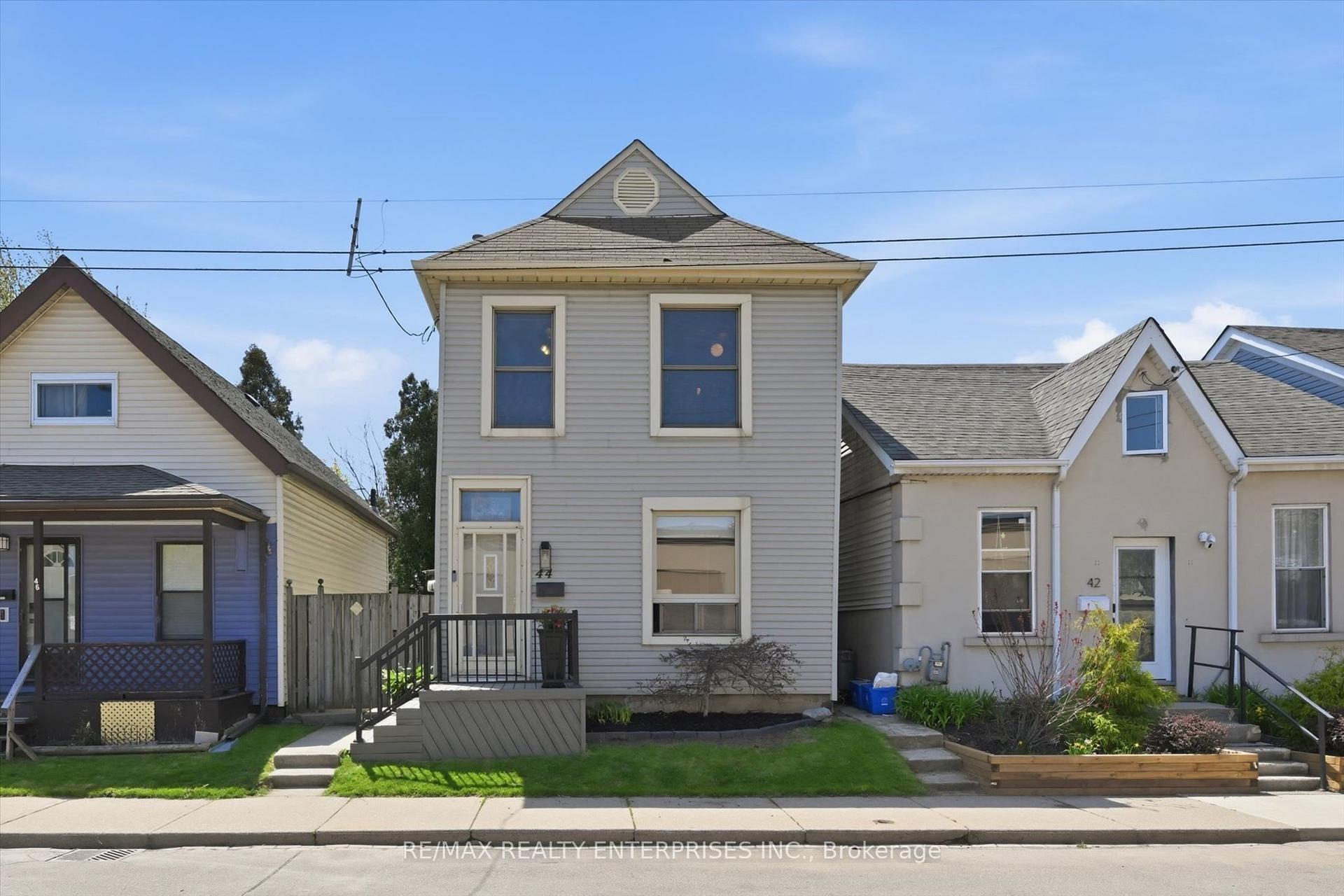 44 Burton Street — photo 1