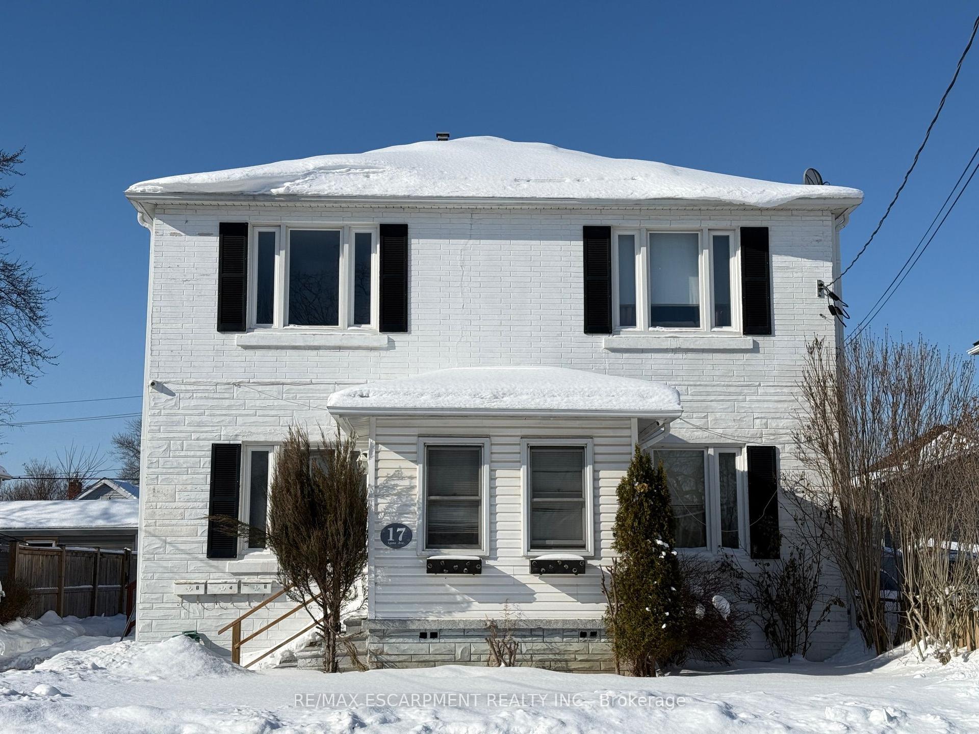 17 Lyons Avenue — photo 1