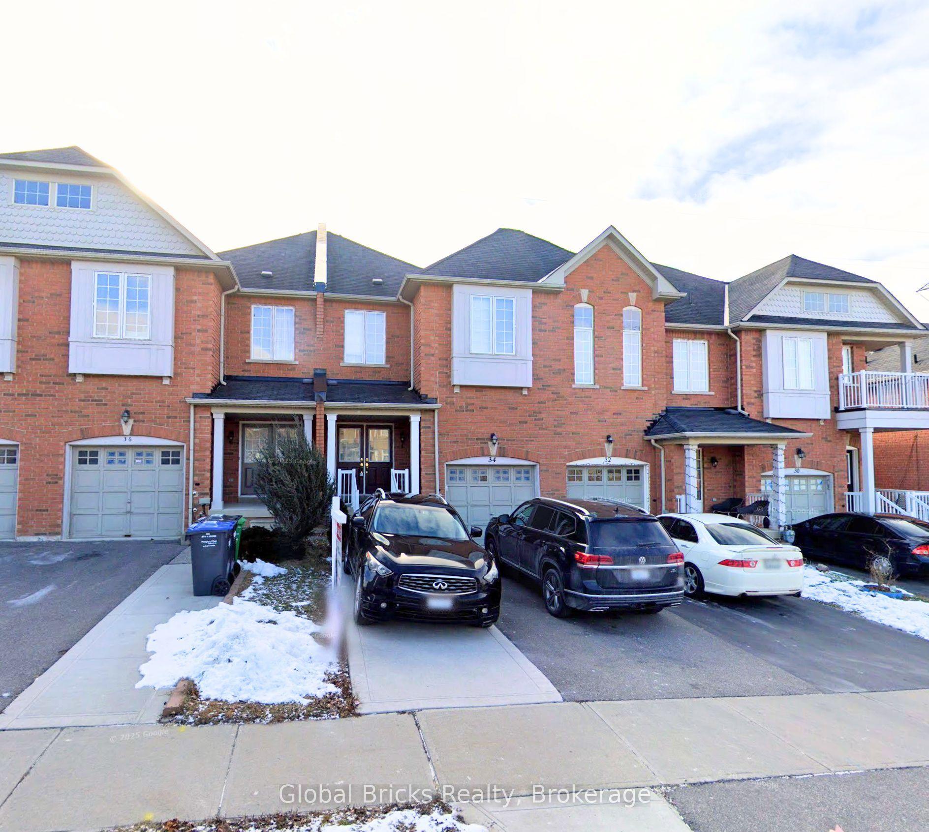 34 Pefferlaw Circle, Brampton — Townhouse for lease, photo 1
