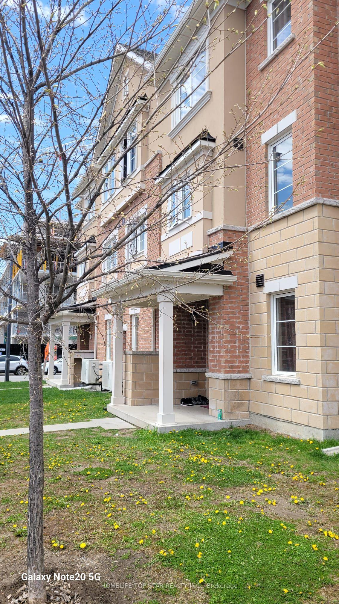 34 Deans Drive, Toronto — Townhouse for lease, photo 1