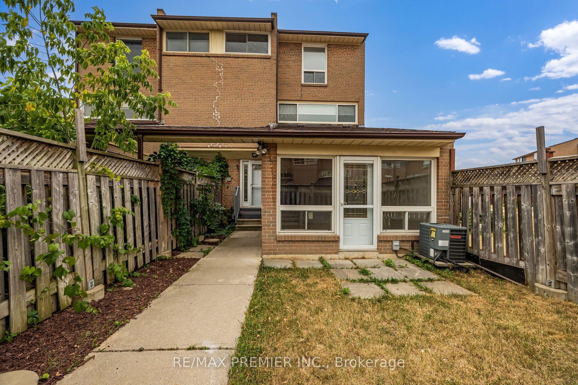 248 John Garland Boulevard 82 #82, Toronto — Condo Town for sale, photo 1