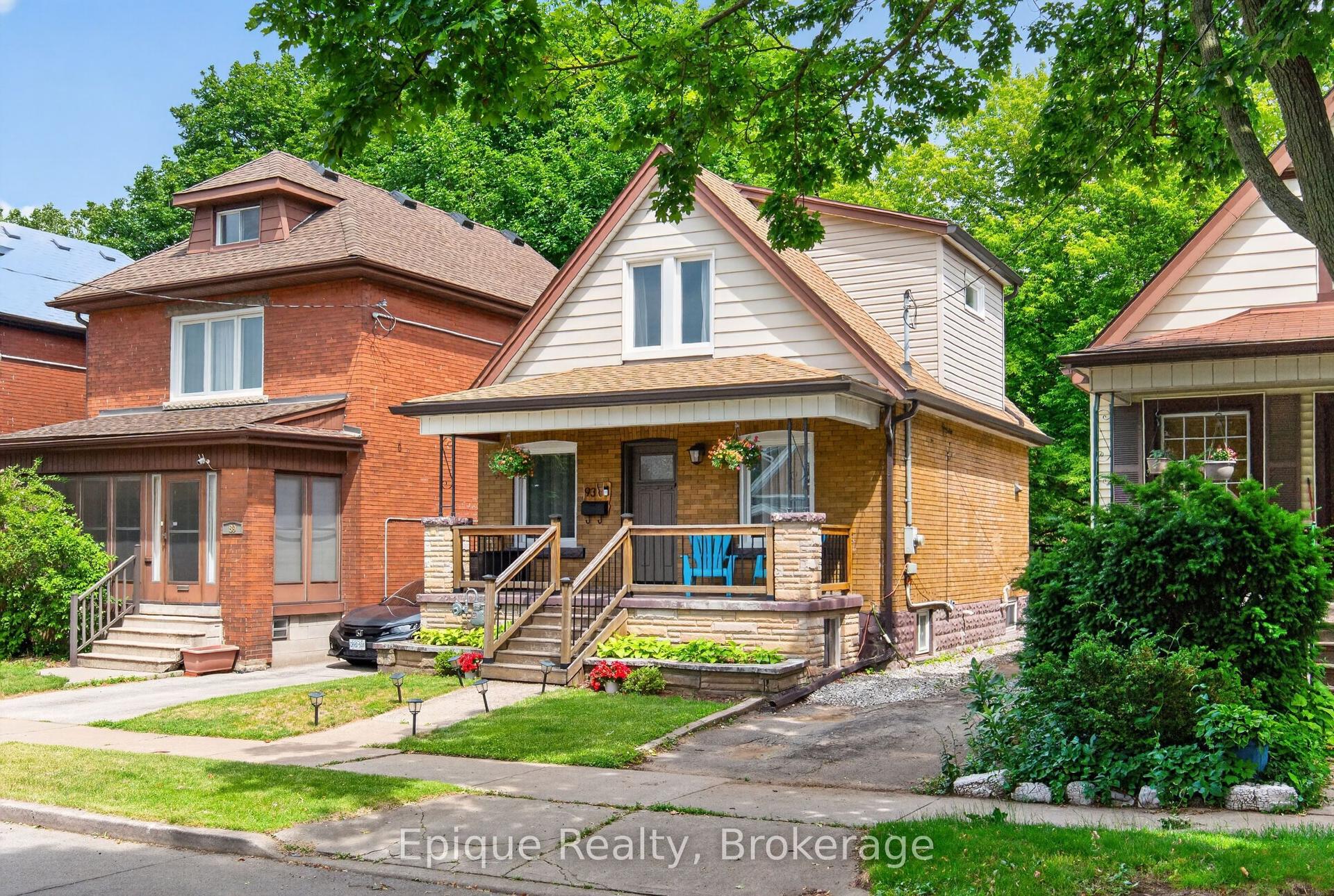 93 Graham Avenue S, Hamilton — Detached for sale, photo 1