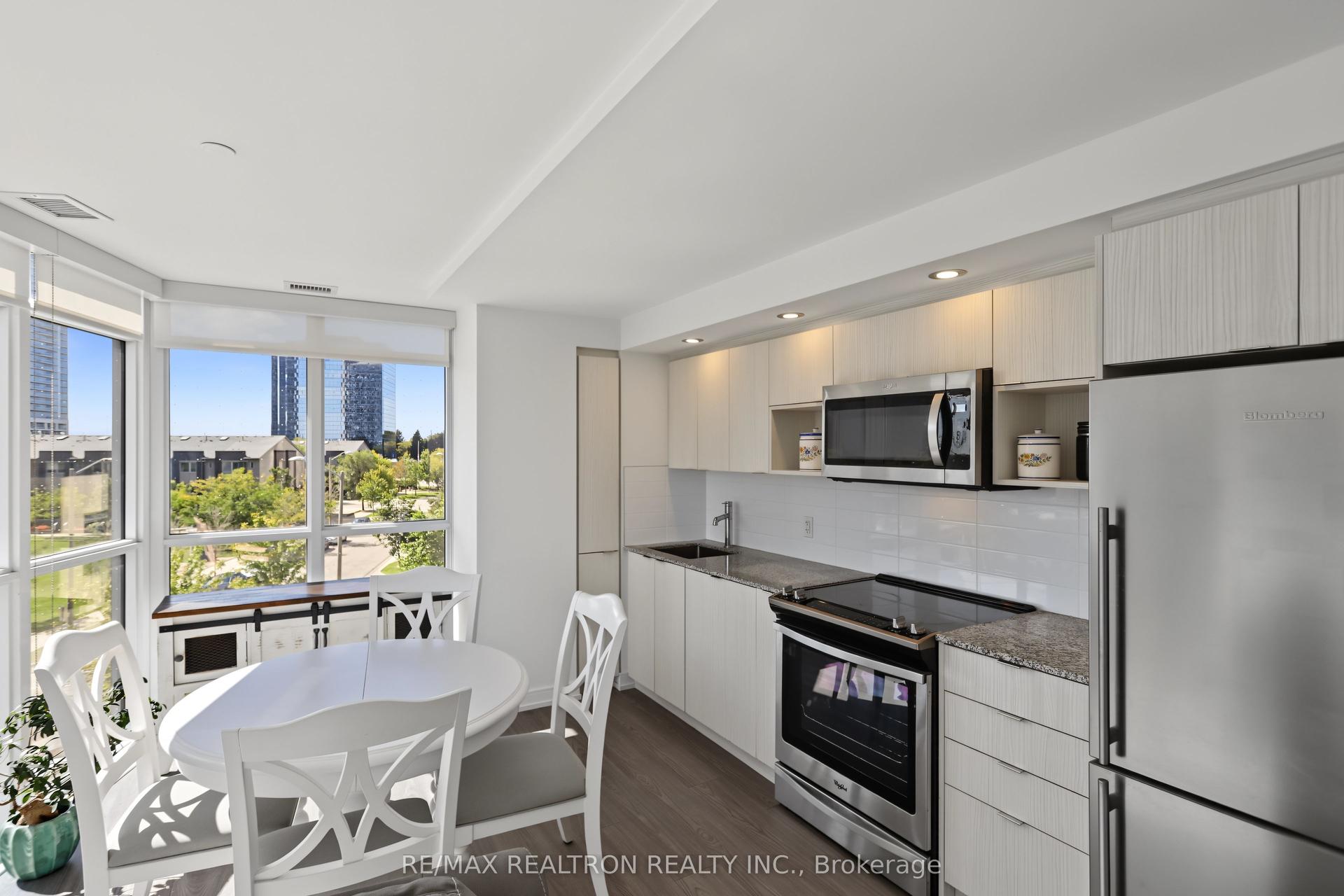 225 Village Green Square 308 #308, Toronto — Condo for sale, photo 1