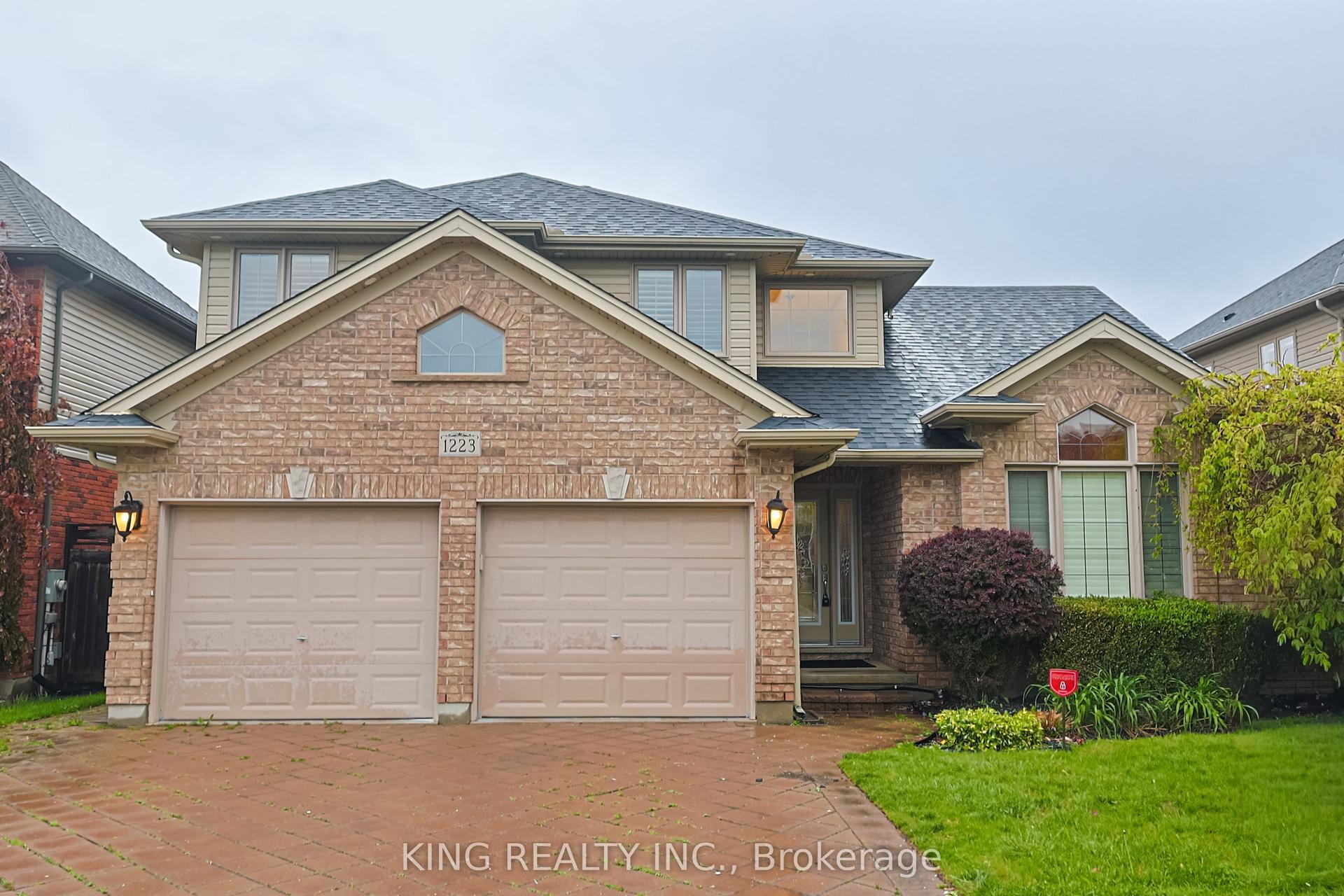 1223 CORONATION Drive — photo 1