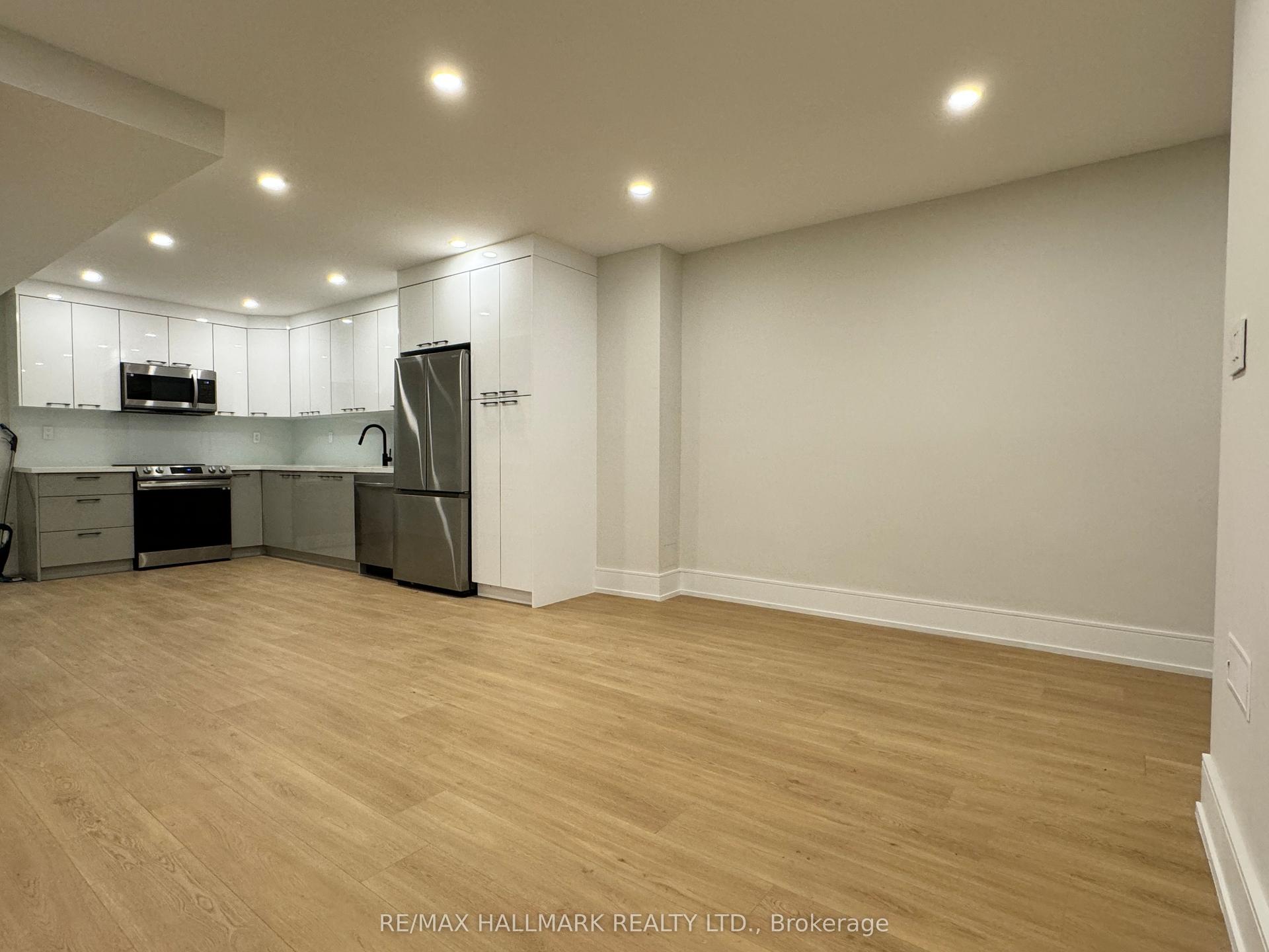116 Bellevue Avenue Main #Main, Toronto — Townhouse for lease, photo 1