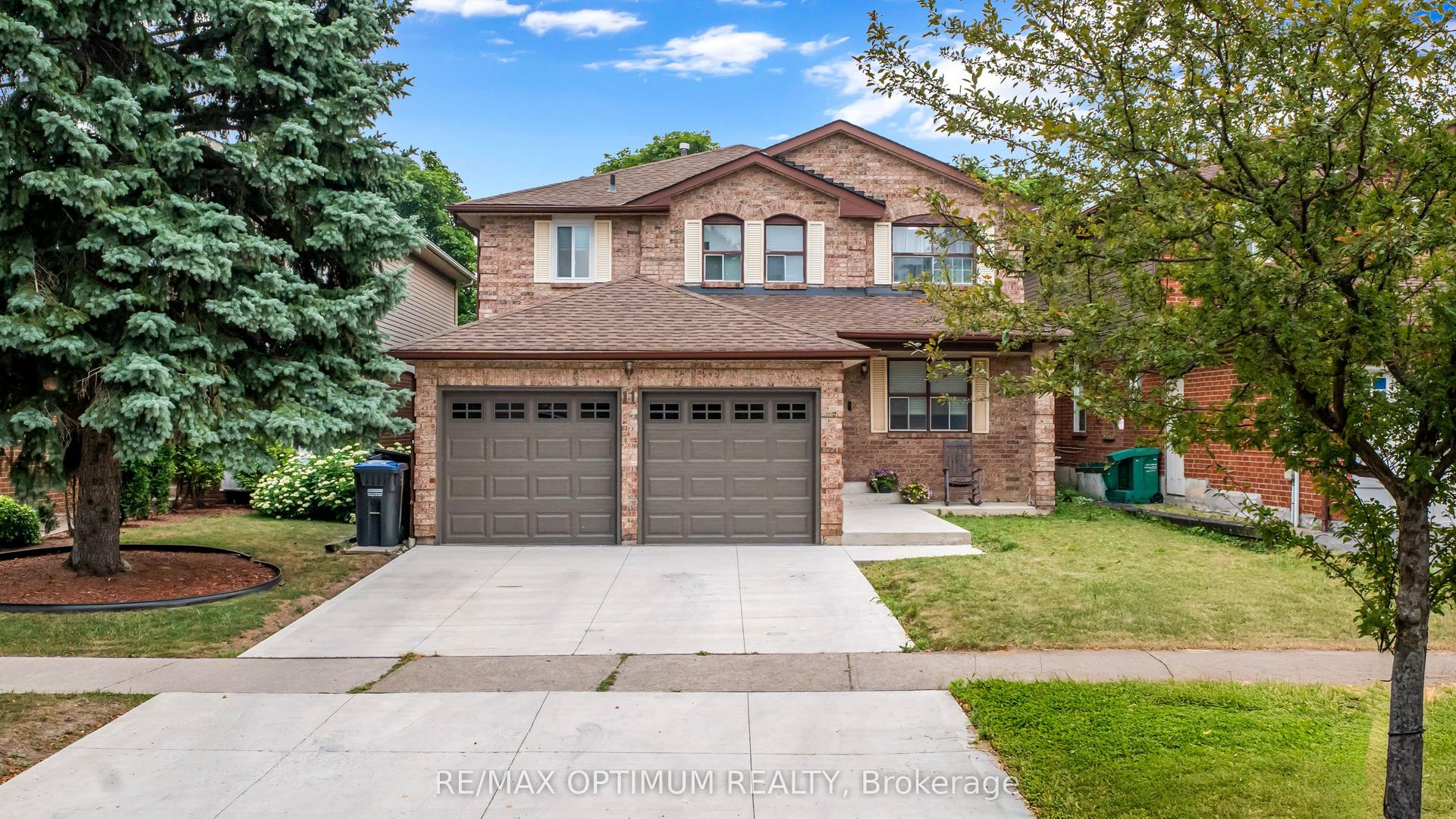 11 Donaldson Drive, Brampton — Detached for sale, photo 1