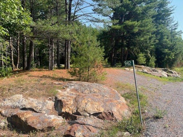 942 Balmer Road — photo 1