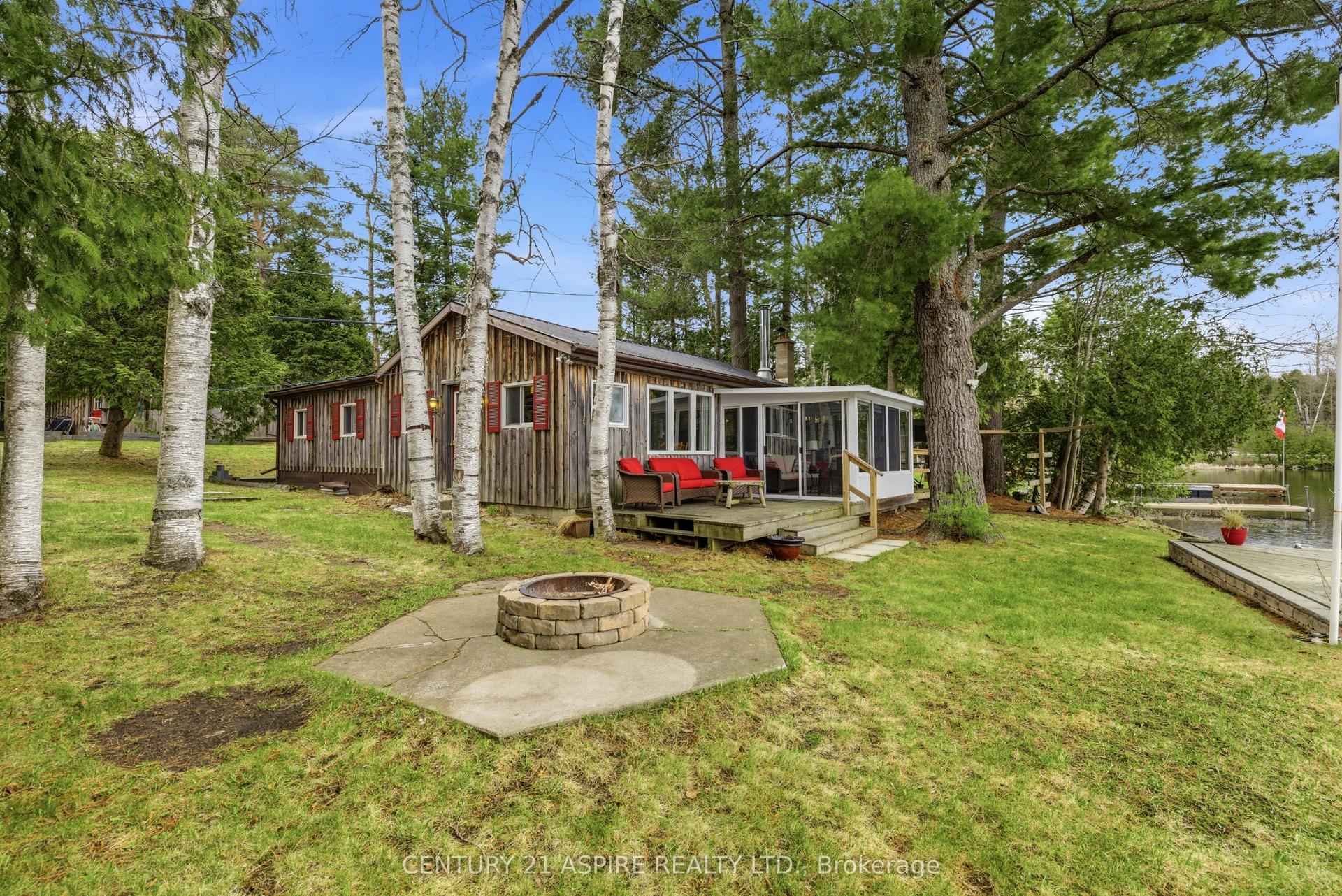 1023 Perry Point Lane — photo 1