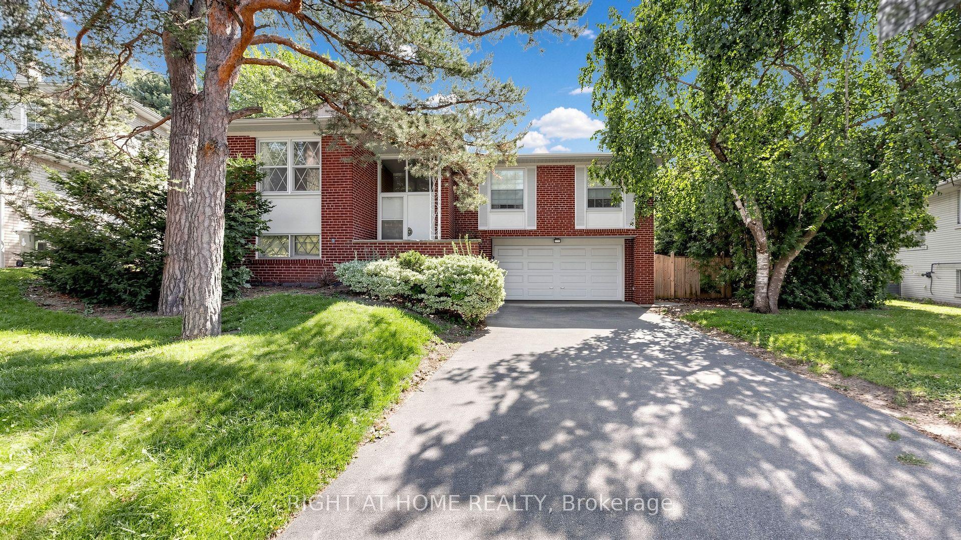 7 The Links Road, Toronto — Detached for sale, photo 1