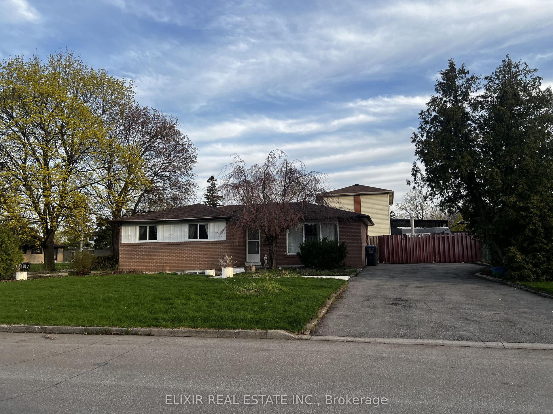 7 Drayton Crescent — photo 1