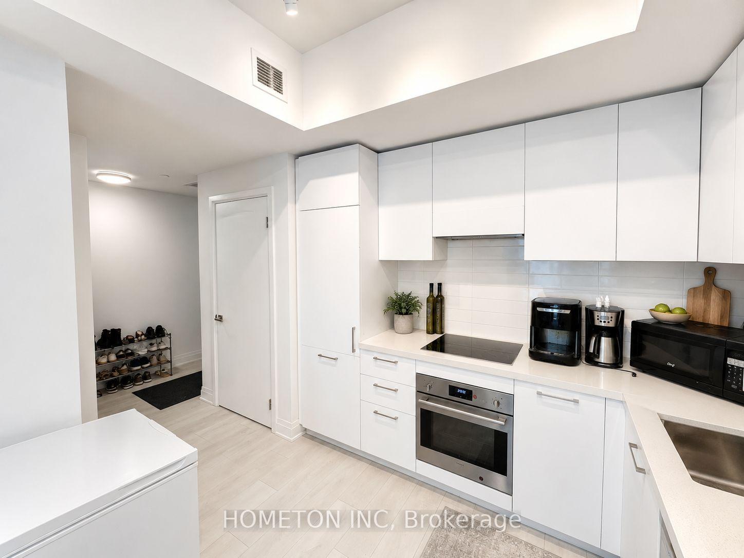 33 Frederick Todd Way 817 #817, Toronto — Condo for sale, photo 1