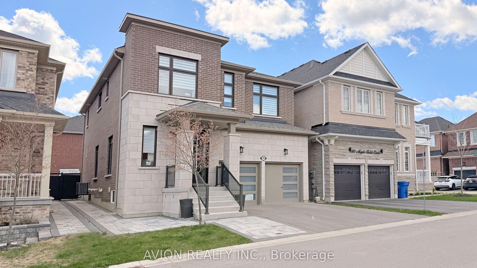 76 Maple Fields Circle, Aurora — Detached for sale, photo 1