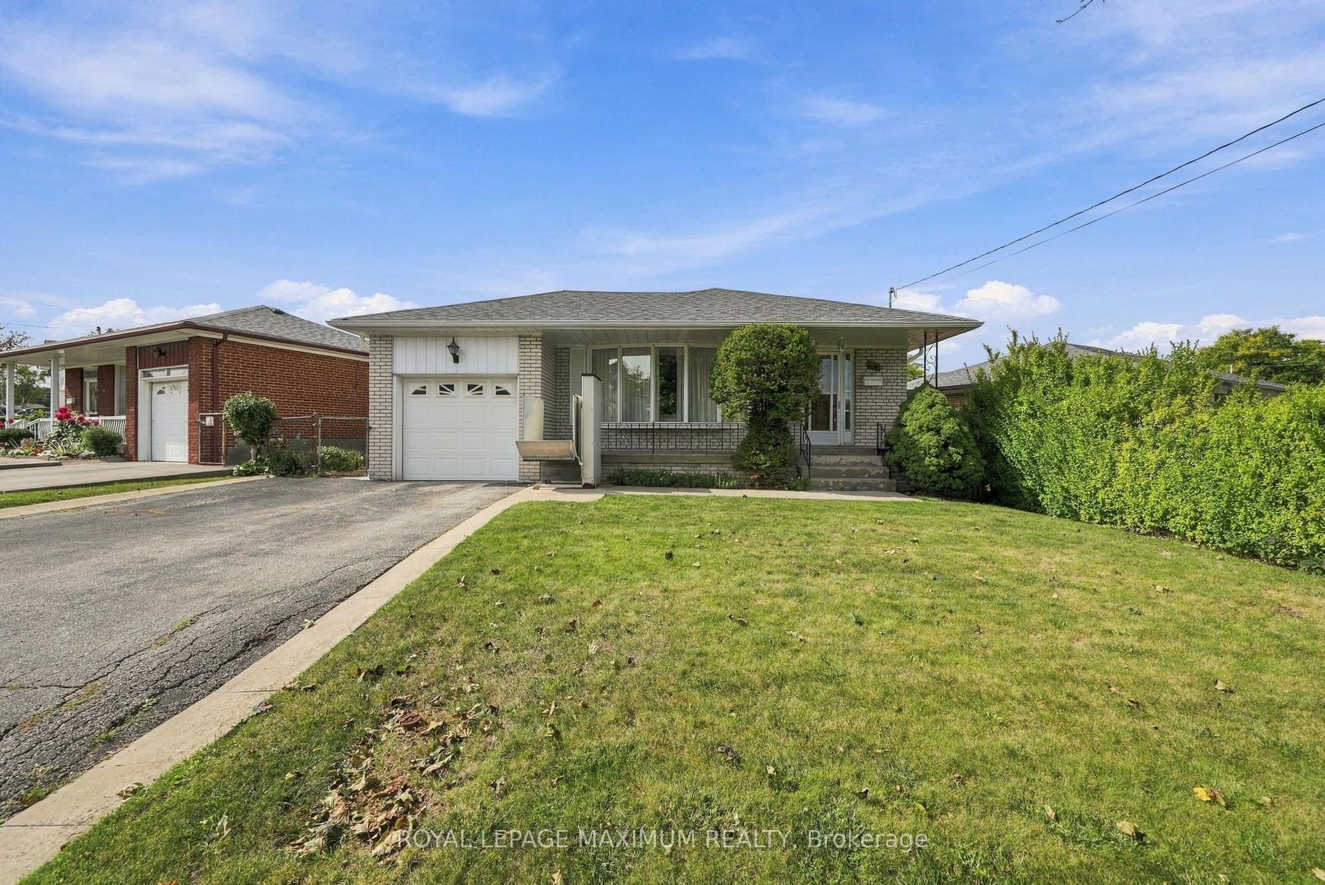 35 Norfield Crescent, Toronto — Detached for sale, photo 1