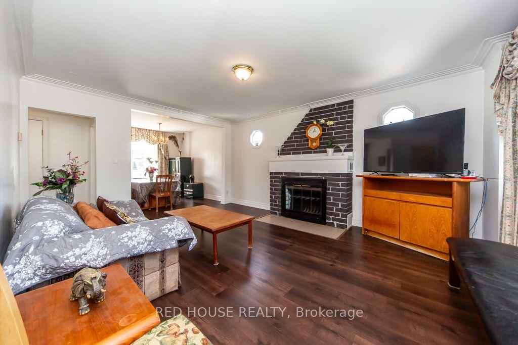 40 North Woodrow Boulevard — photo 1