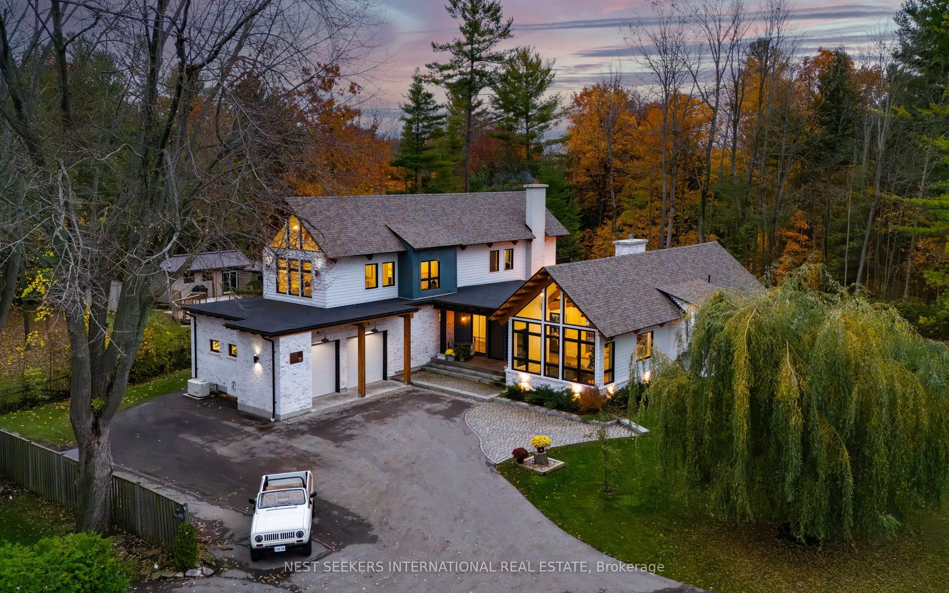 11 Sibbald Crescent — photo 1