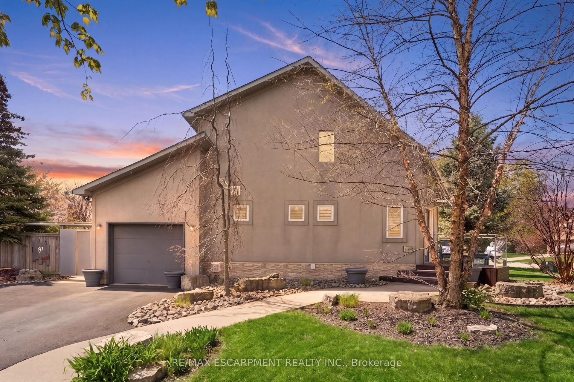 10 Rockhaven Lane — photo 1