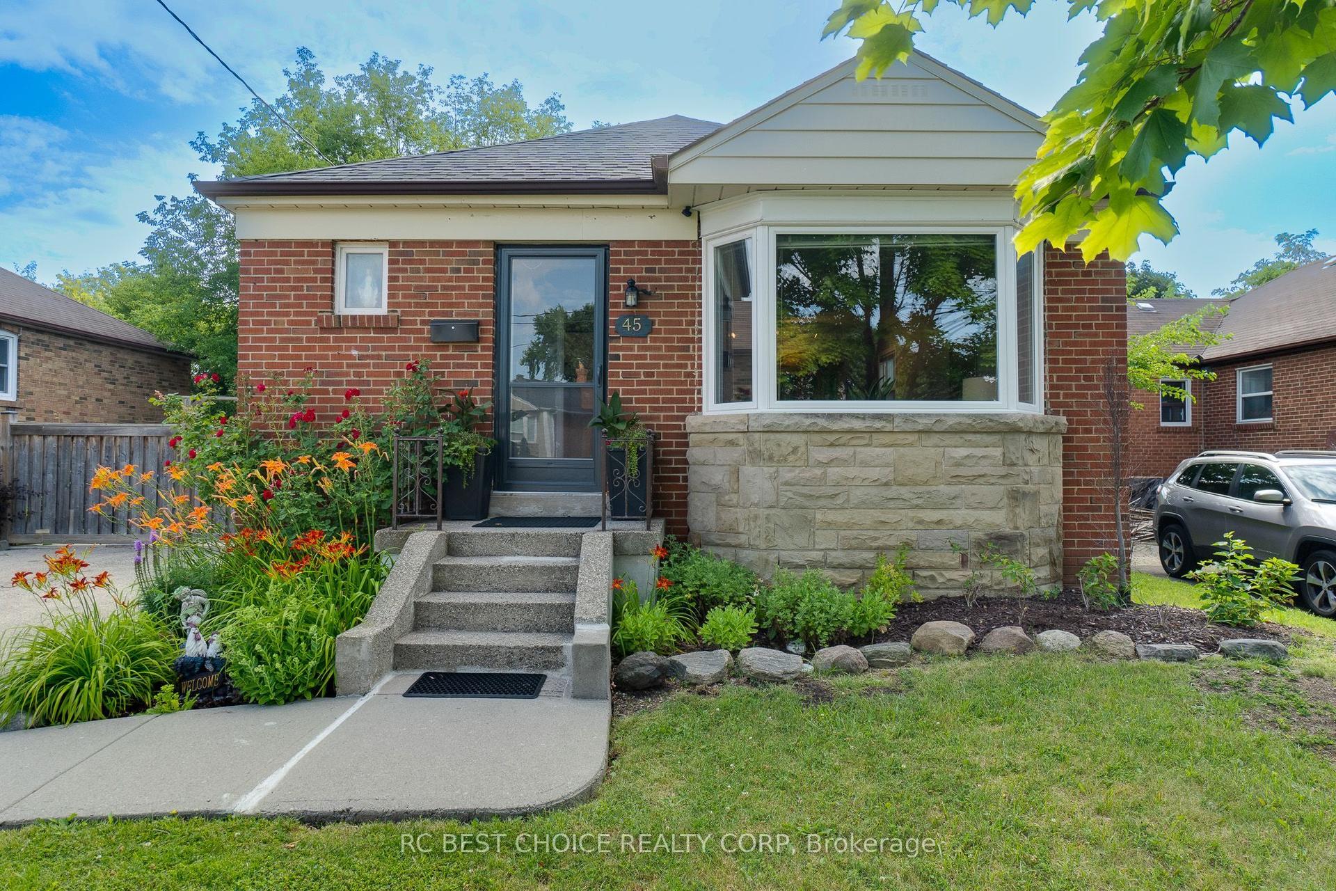 45 Mayall Avenue Main #Main, Toronto — Detached for lease, photo 1