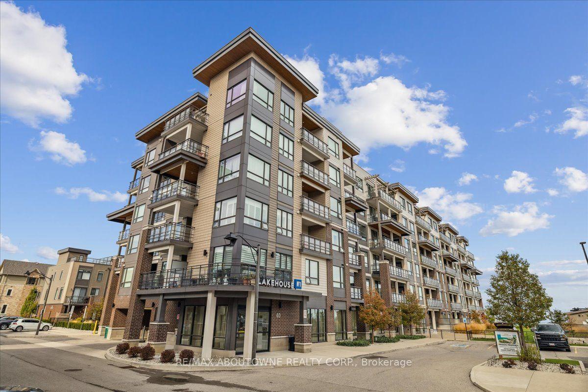40 Esplanade Lane 102 #102 — photo 1