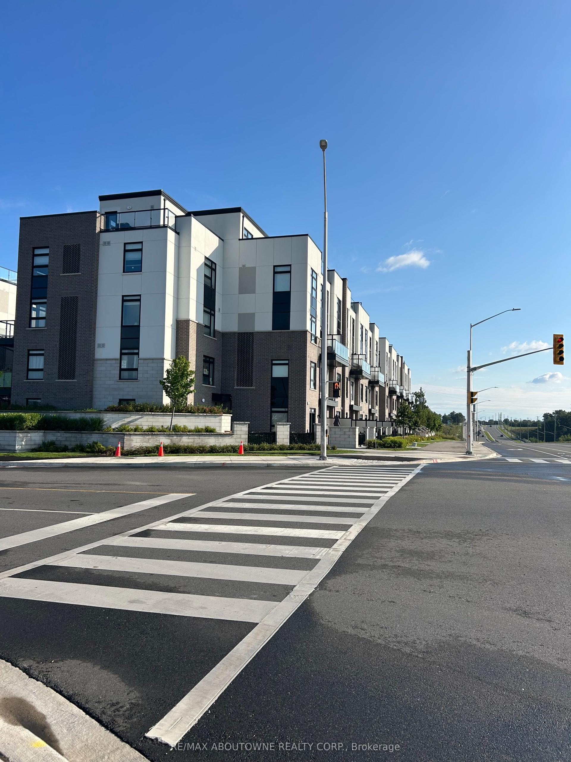1581 Rose Way 106 #106, Milton — Condo Town for lease, photo 1