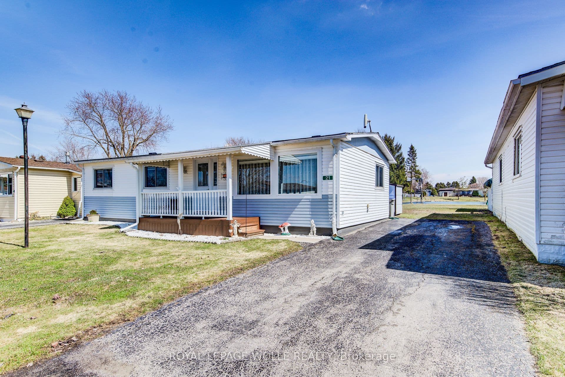 21 Fairview Crescent — photo 1