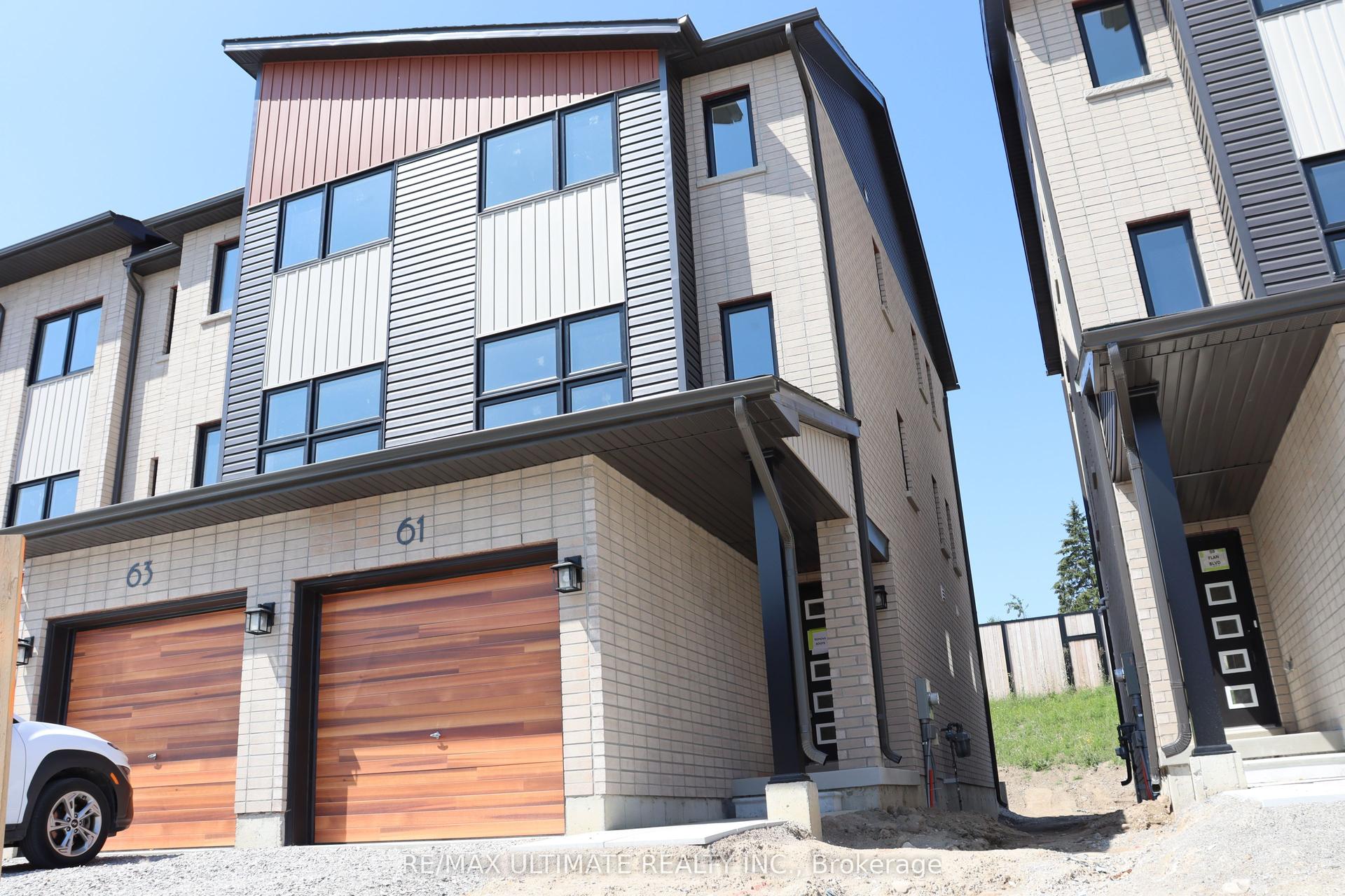 61 Flan Boulevard, Barrie — Townhouse for lease, photo 1
