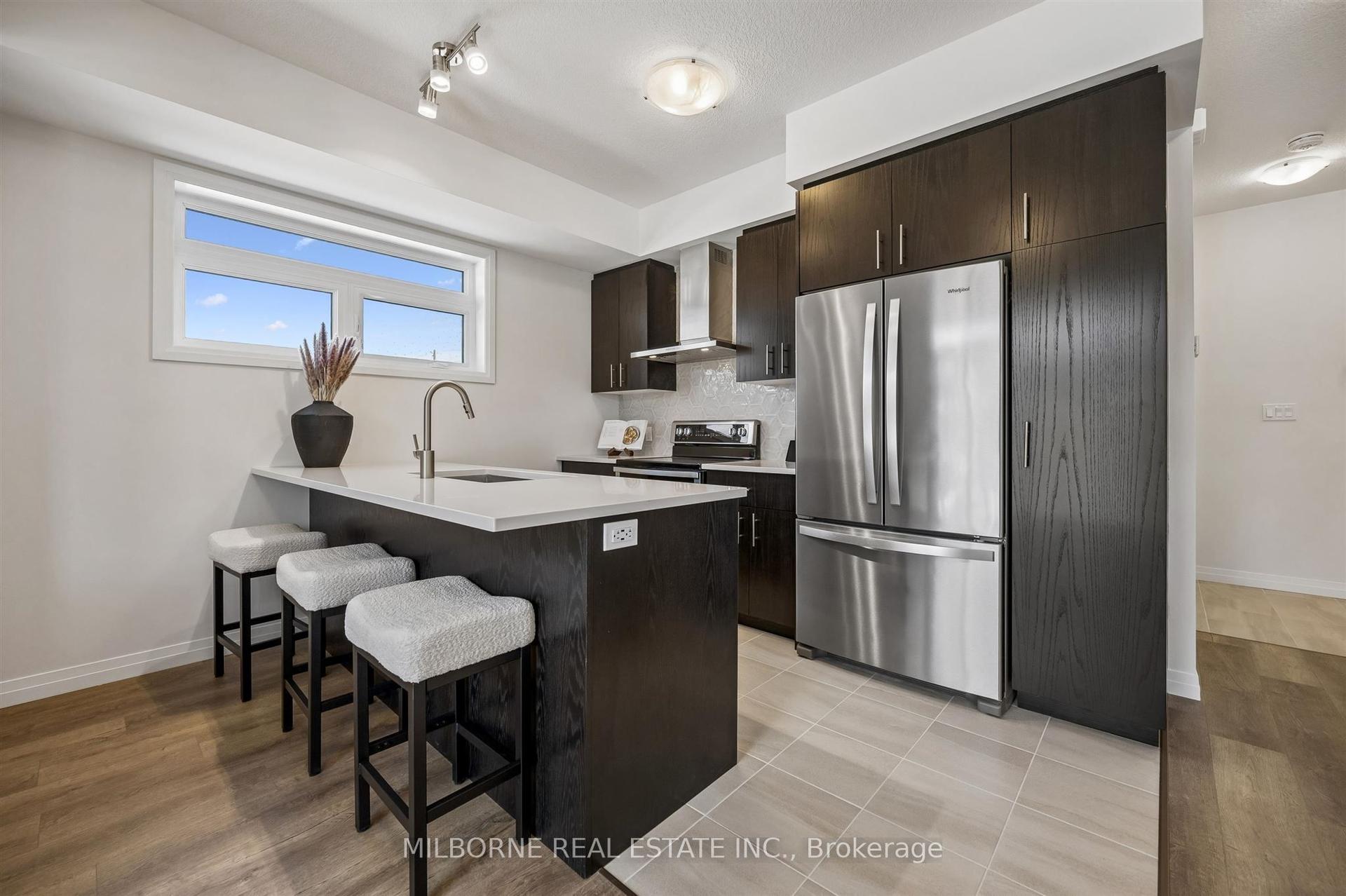 36 Thatcher Drive, Guelph — Condo Town for sale, photo 1