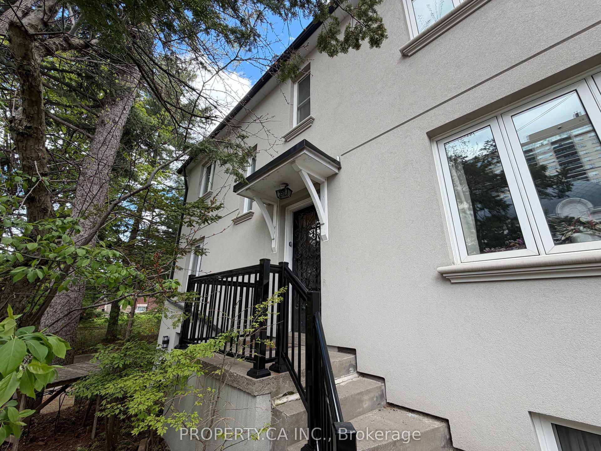 355 Spadina Road Main #Main — photo 1