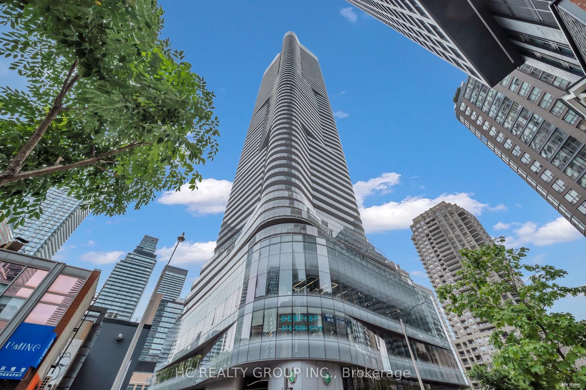 11 Wellesley Street W 3408 #3408, Toronto — Condo for sale, photo 1