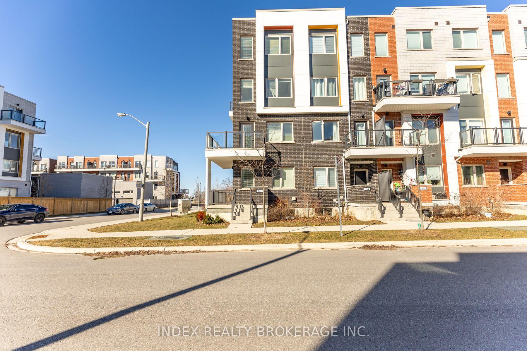 82 William Duncan Road — photo 1
