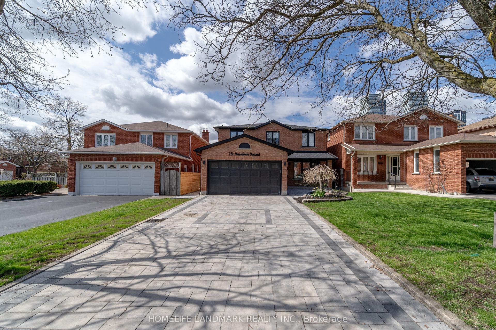 224 Macedonia Crescent — photo 1
