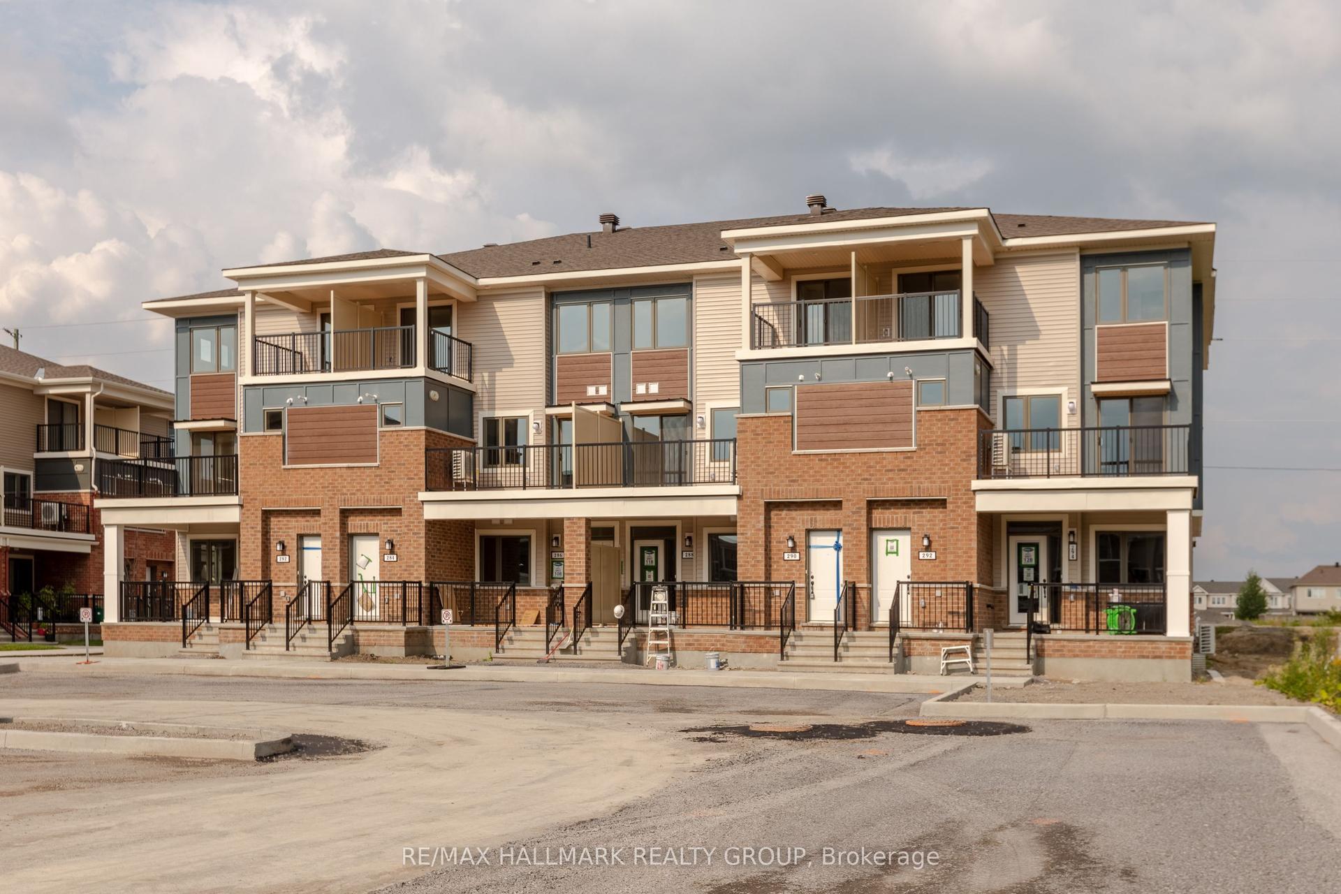 292 Zenith Private — photo 1