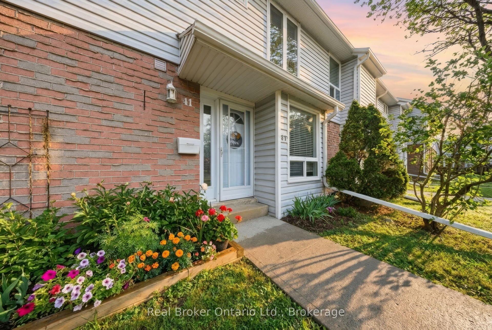 32 Mowat Boulevard 41 #41 — photo 1